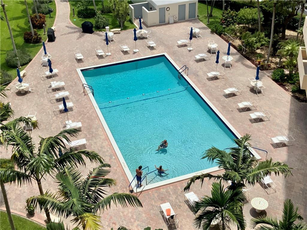 CORAL RIDGE TOWERS EAST - Residential