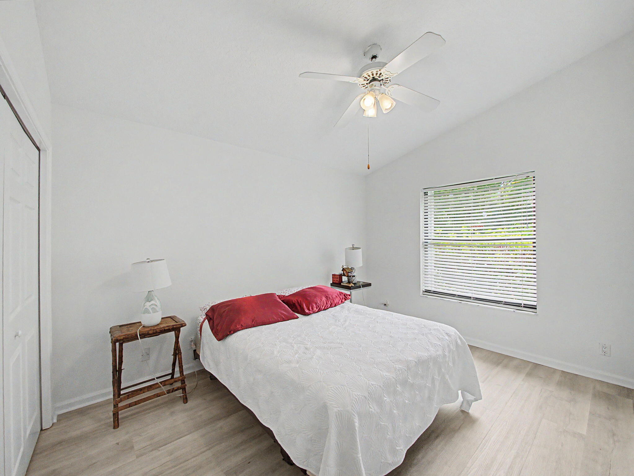SHORES 5 - Residential