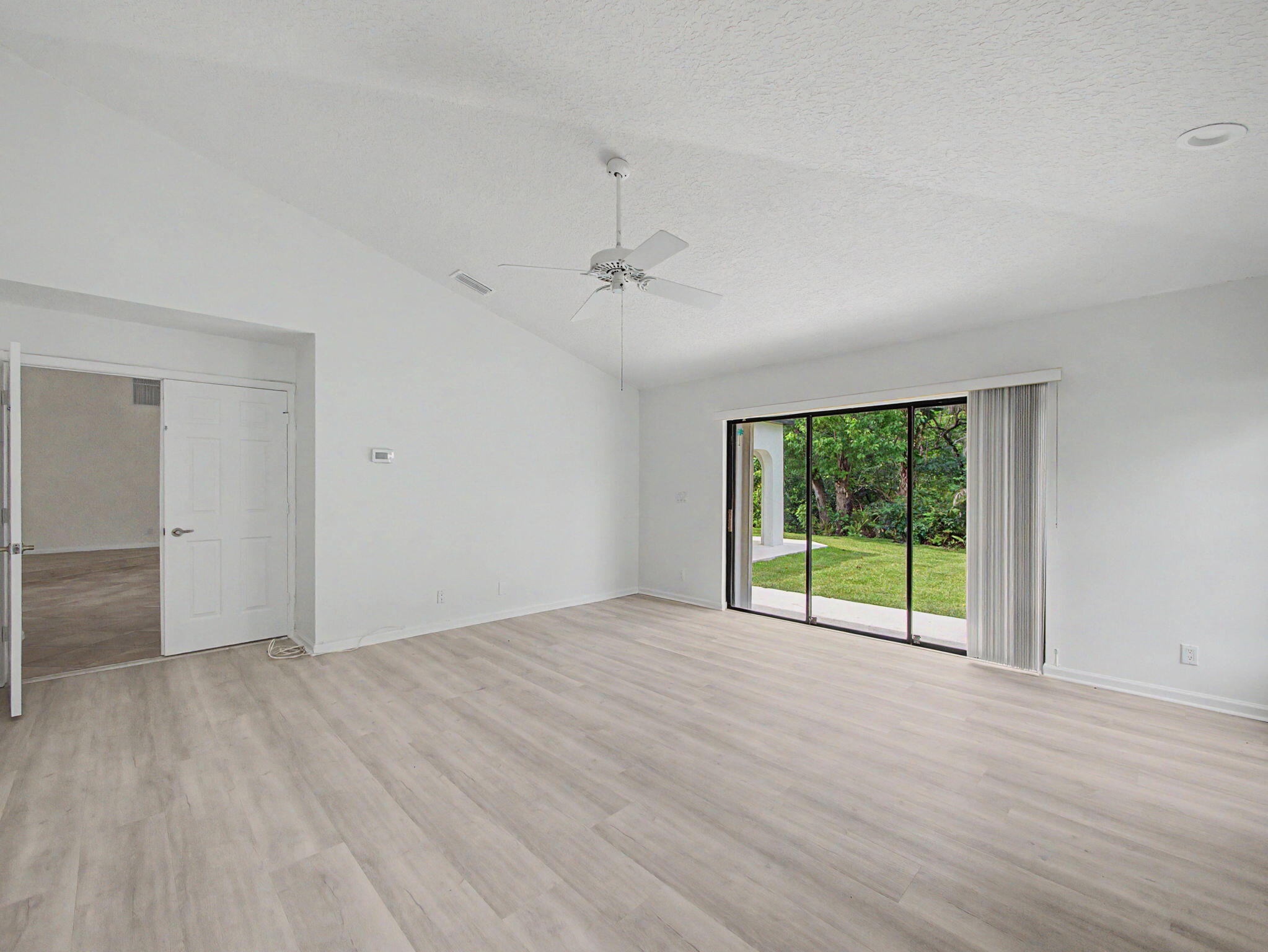 SHORES 5 - Residential