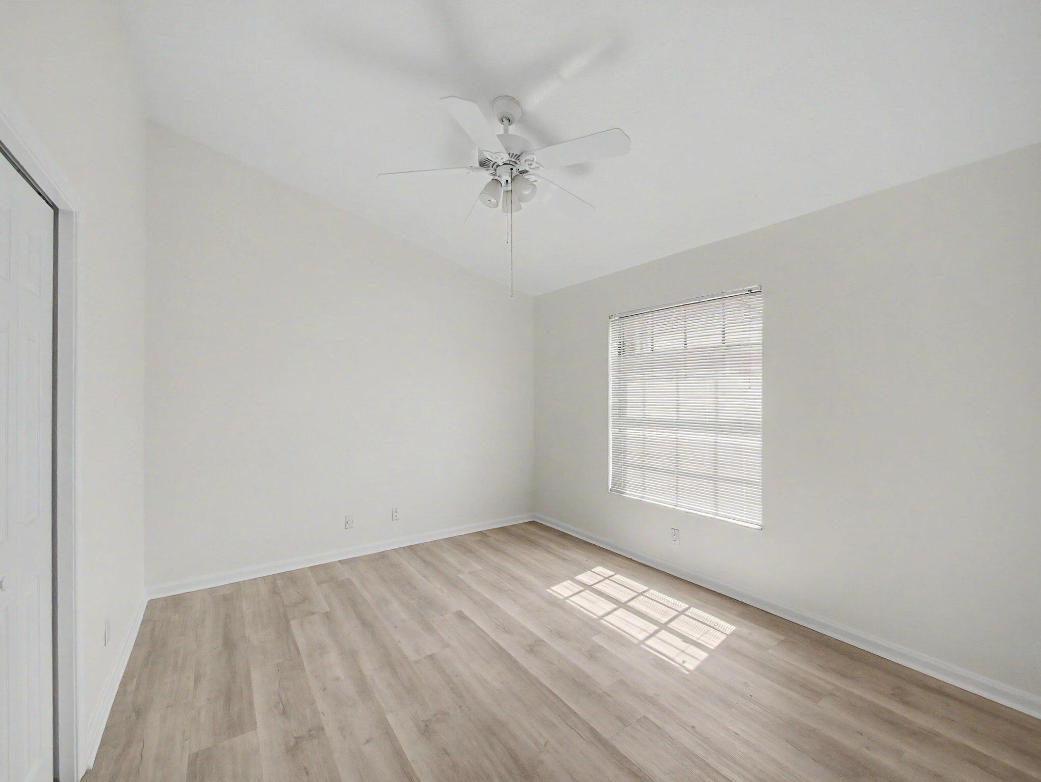 SHORES 5 - Residential