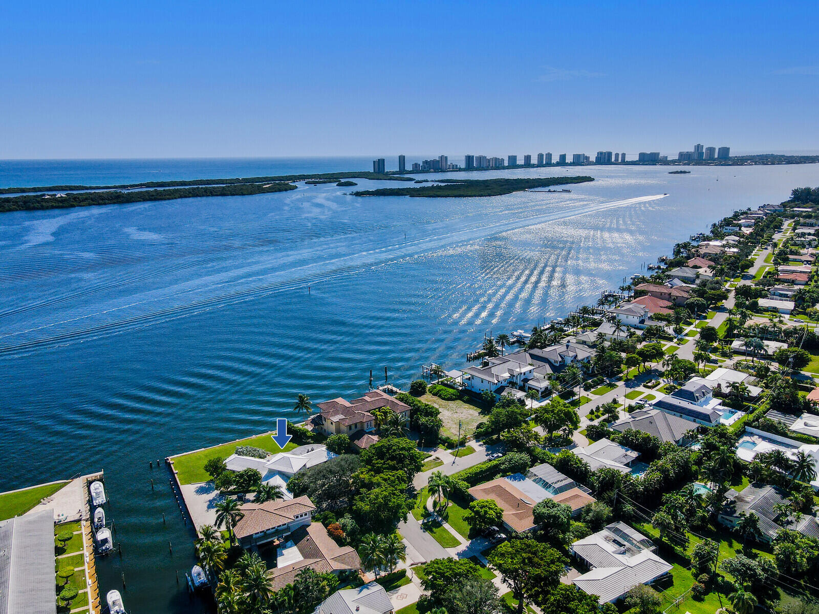 YACHT CLUB - Residential