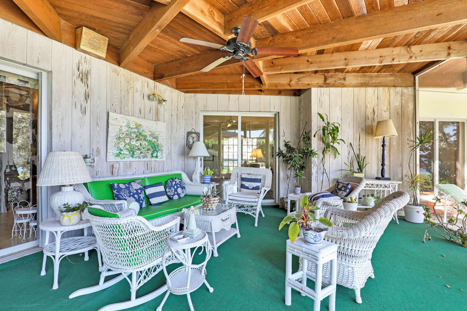 YACHT CLUB - Residential