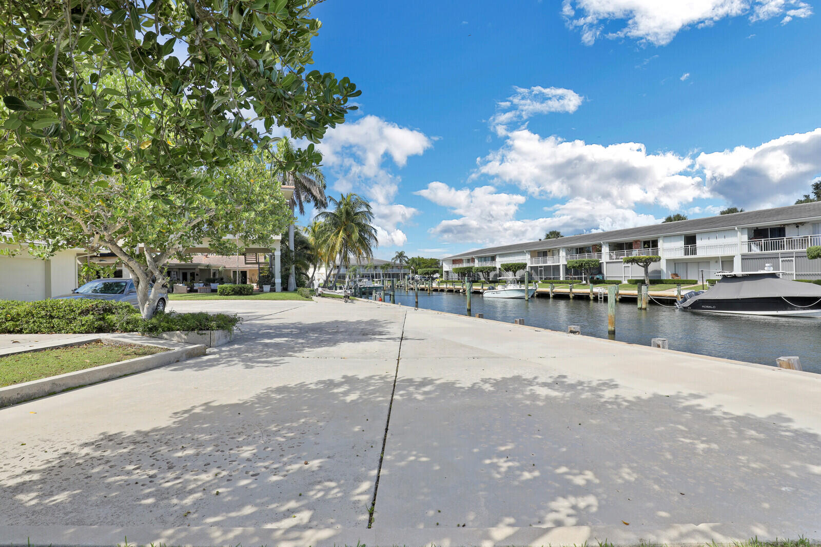 YACHT CLUB - Residential