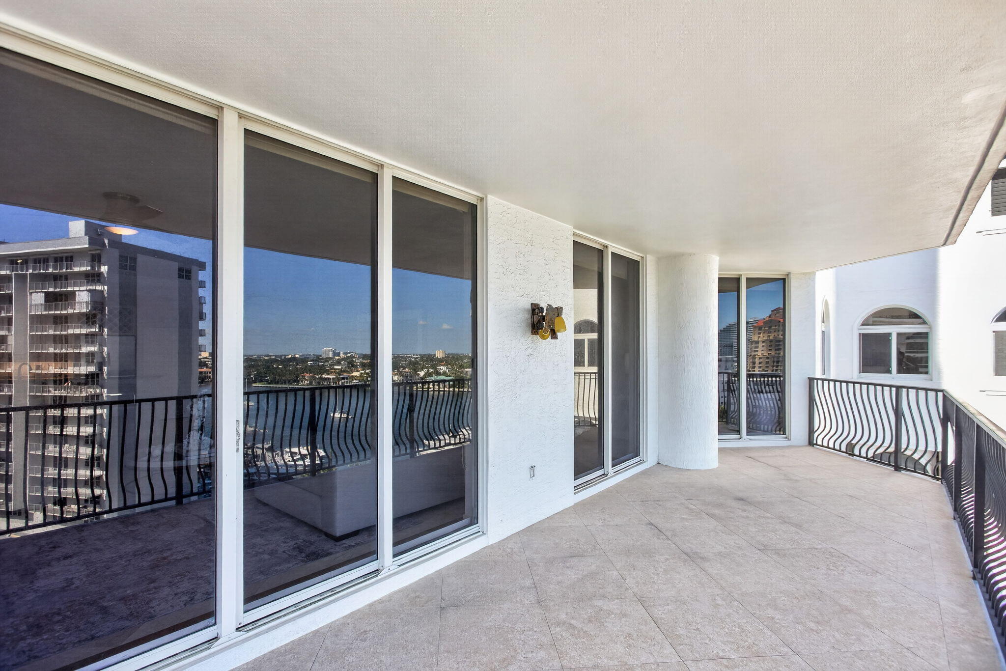 JACKSON TOWER LAS OLAS CONDO - Residential