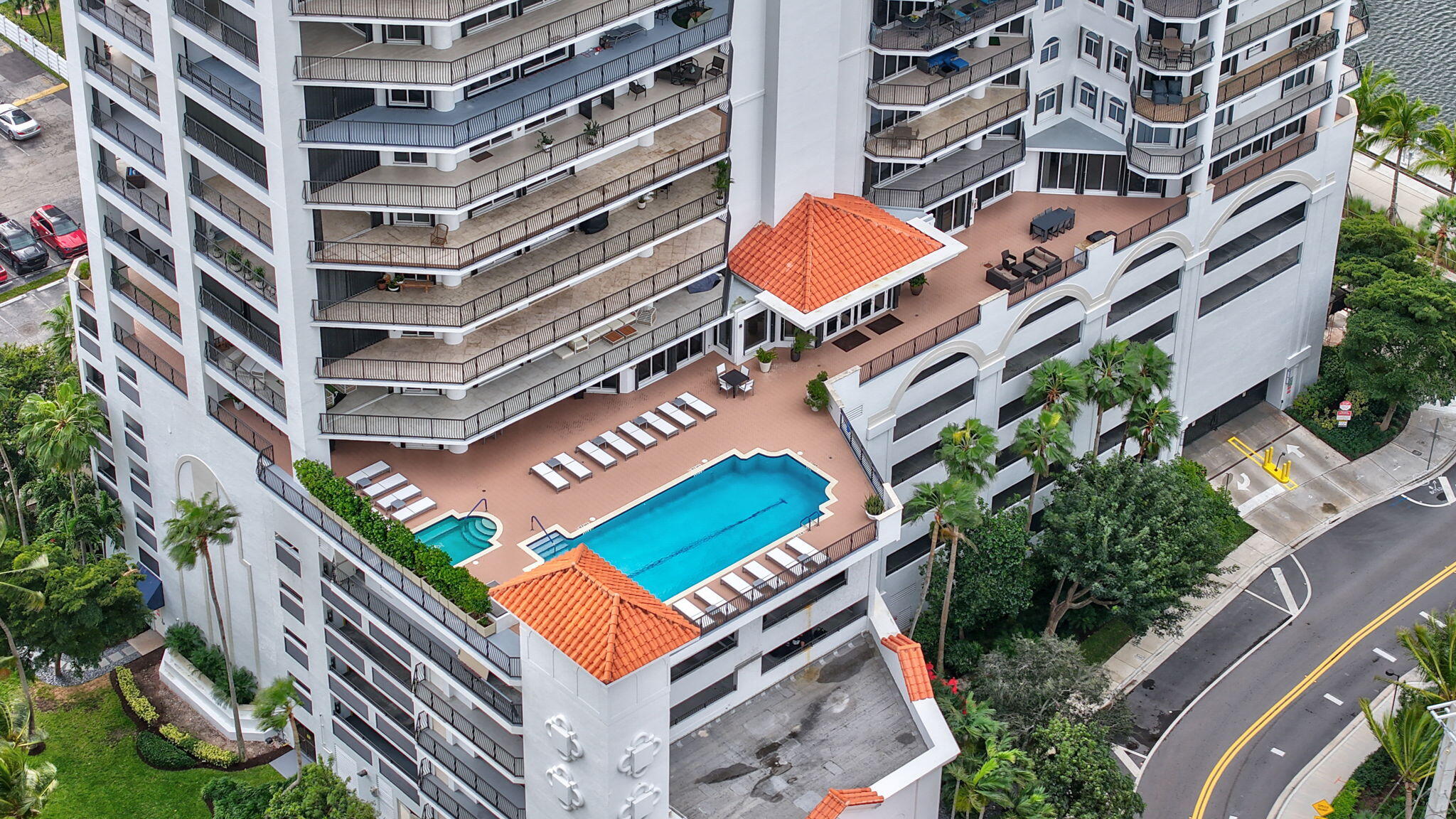 JACKSON TOWER LAS OLAS CONDO - Residential