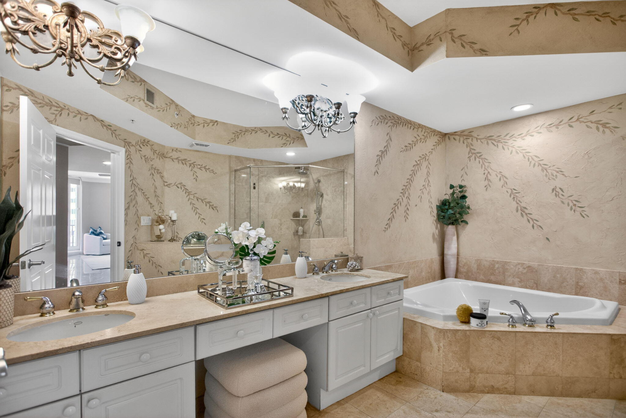 JACKSON TOWER LAS OLAS CONDO - Residential