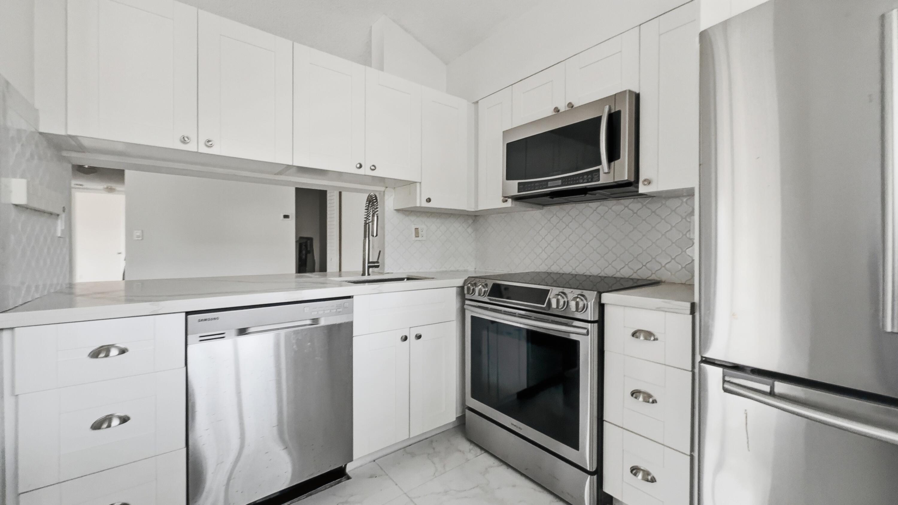 OAKLAND FOREST CLUB CONDO - Residential
