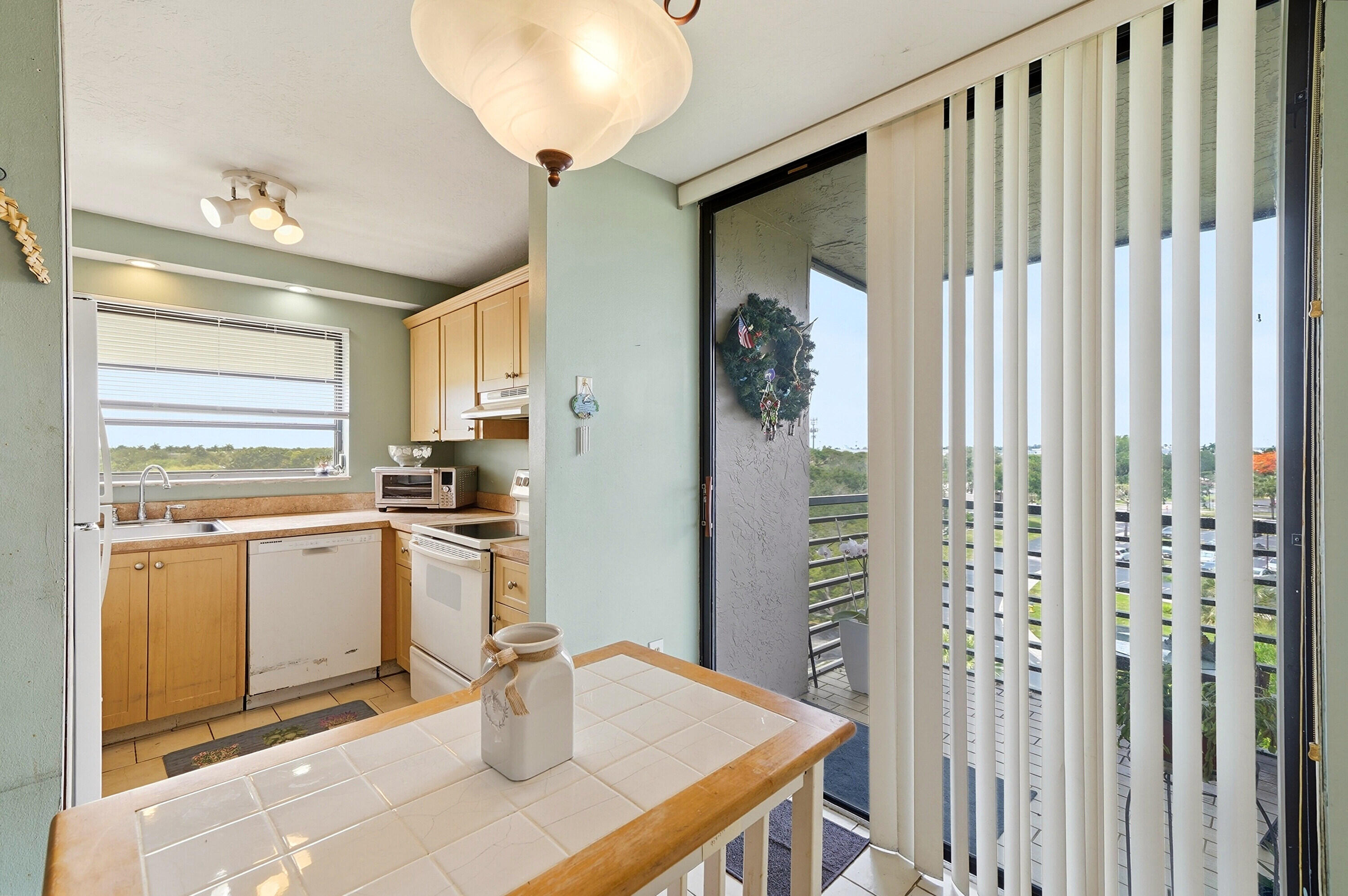 COLONY POINT 6 CONDO - Residential