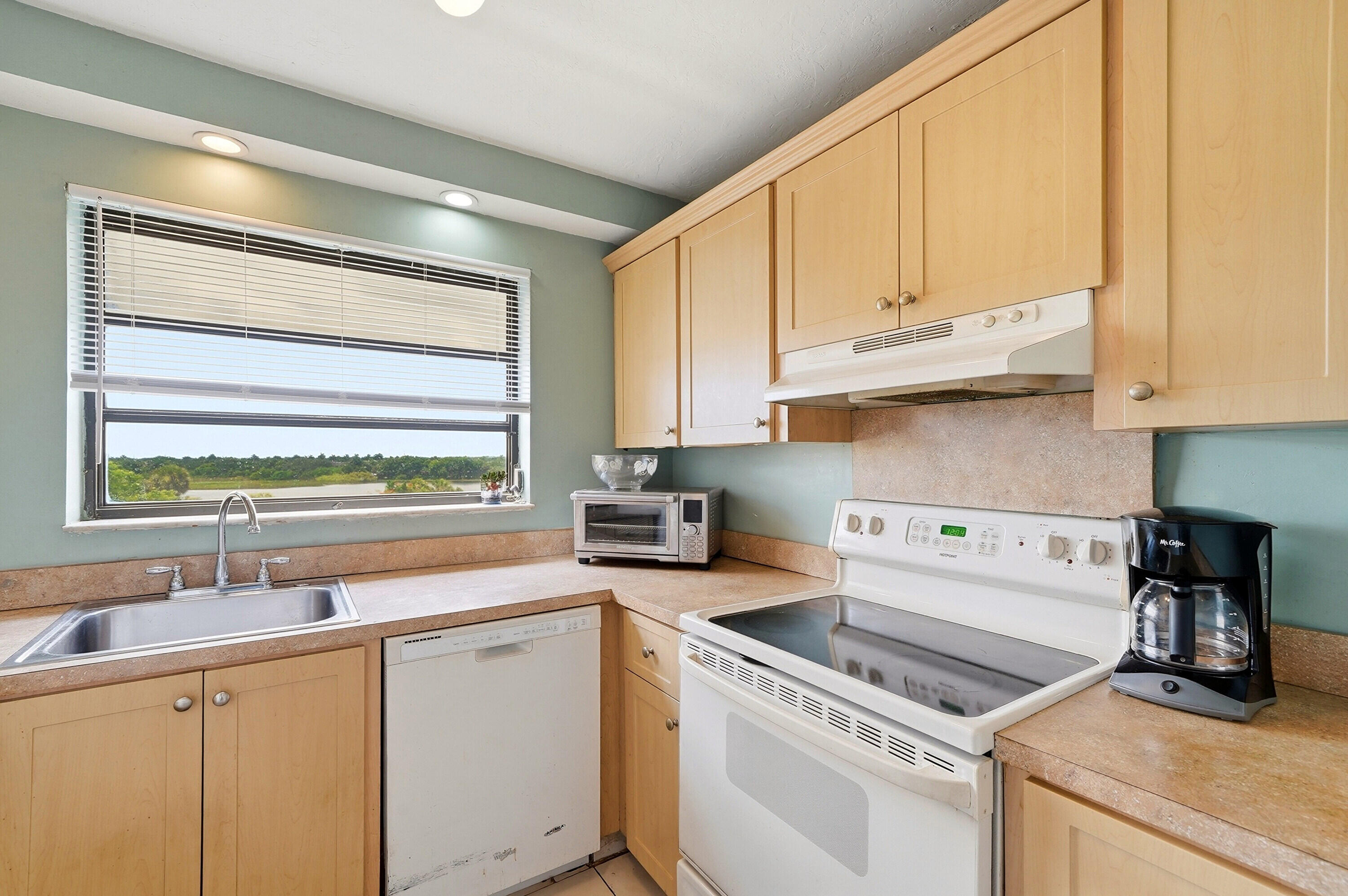 COLONY POINT 6 CONDO - Residential