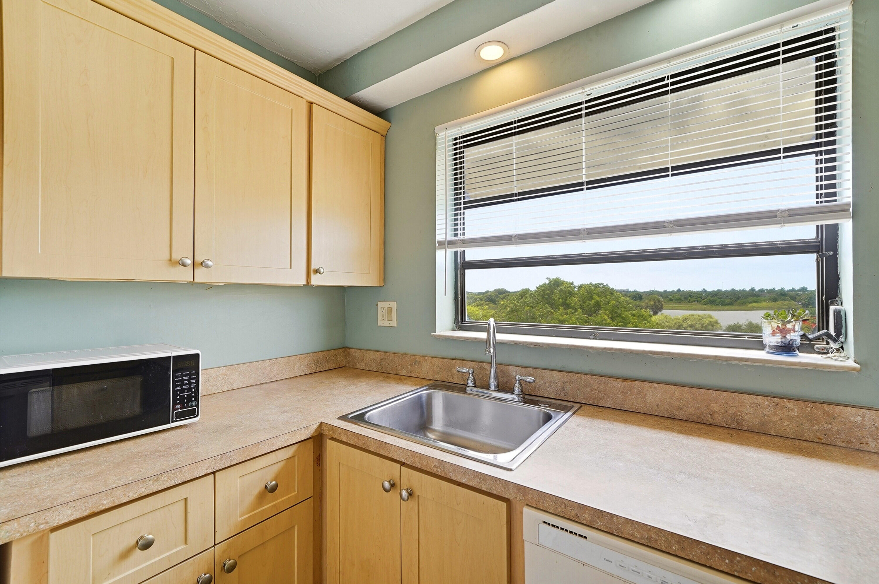 COLONY POINT 6 CONDO - Residential