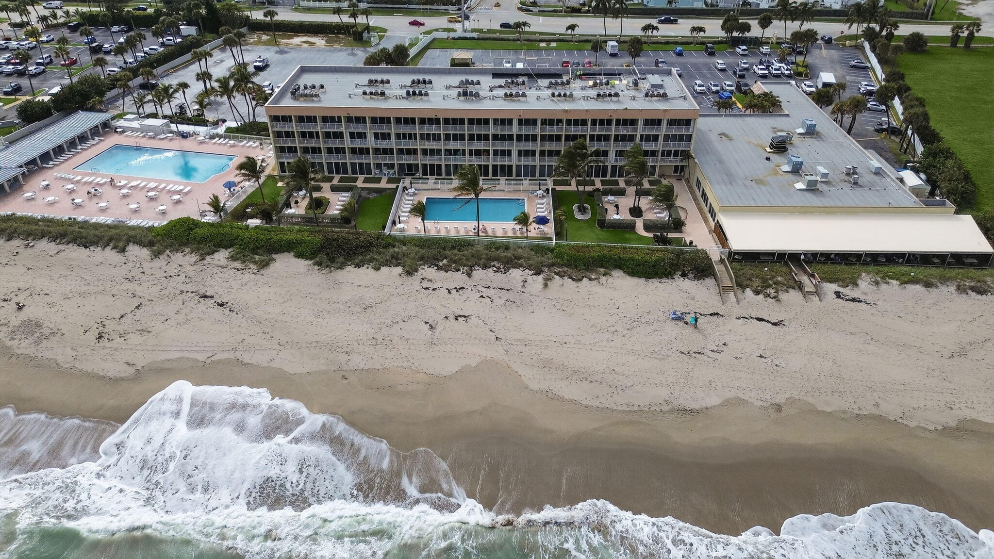 ISLAND BEACH CLUB, A CONDOMINIUM - Residential
