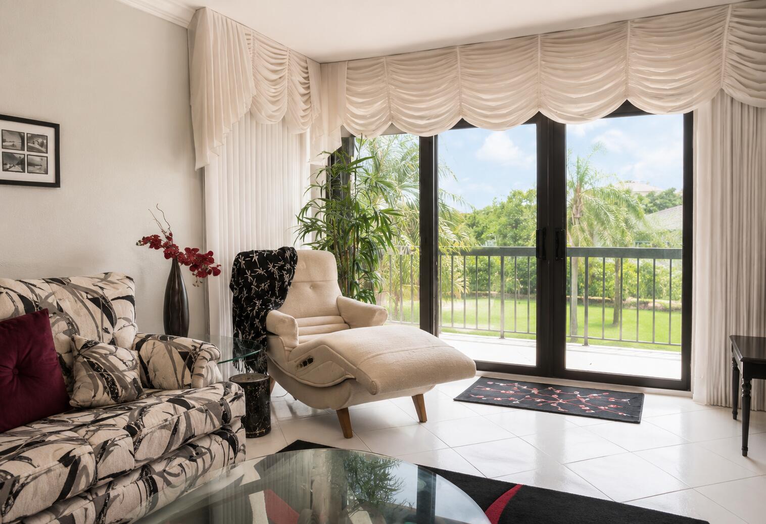 PALM GREENS AT VILLA DEL RAY CONDO II - Residential Lease