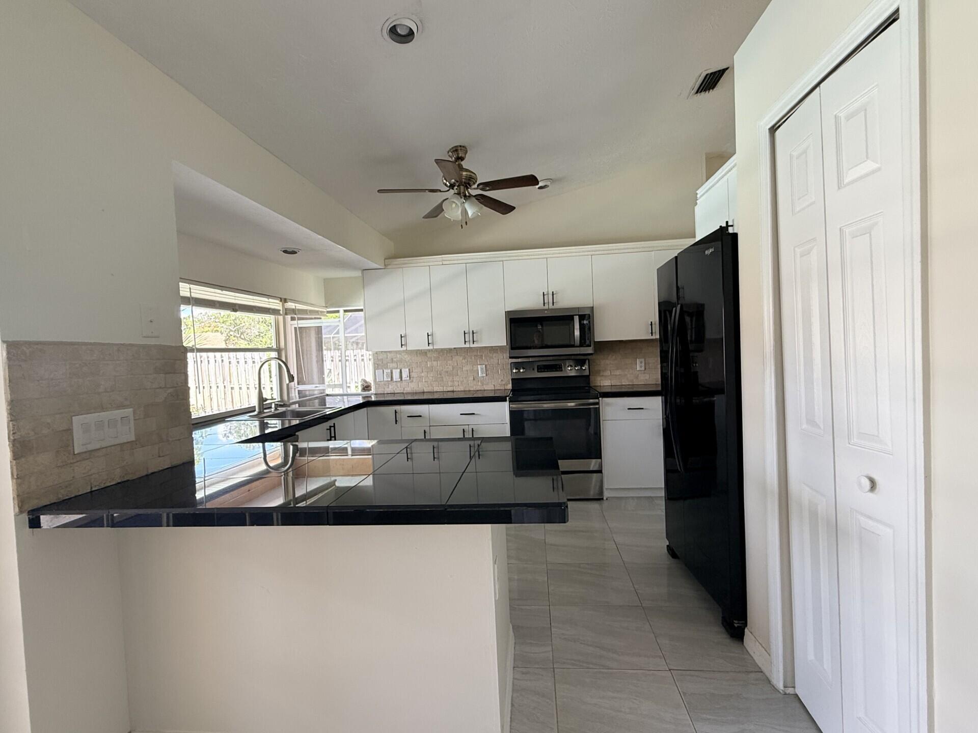 PORT ST LUCIE SECTION 18 - Residential Lease