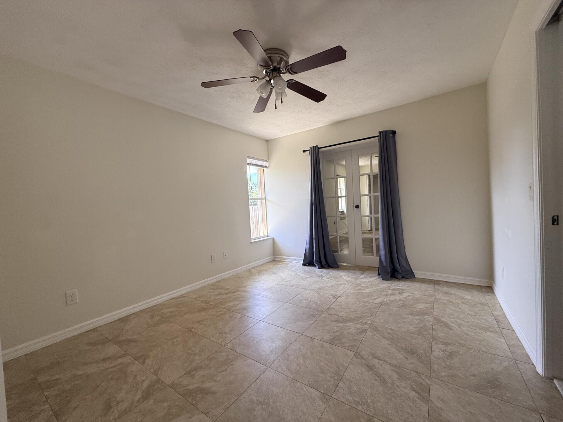 PORT ST LUCIE SECTION 18 - Residential Lease