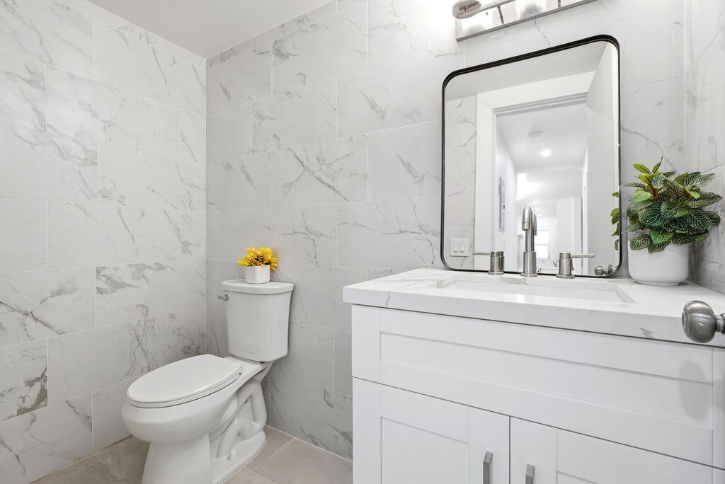 RODMAN OF HOLLYWOOD CONDO APTS - Residential Lease