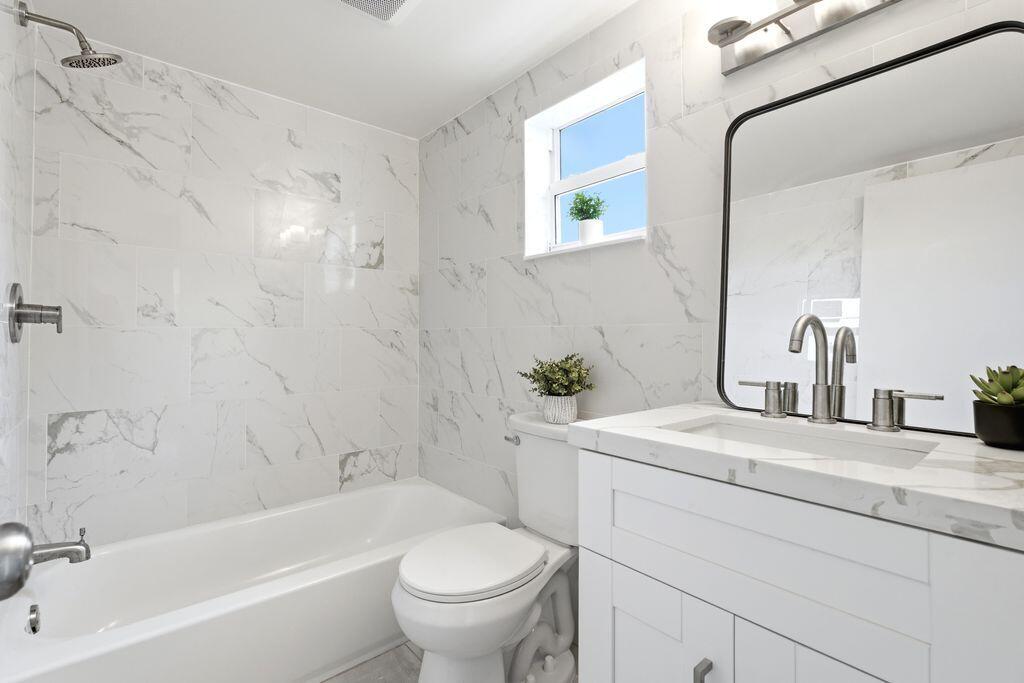 RODMAN OF HOLLYWOOD CONDO APTS - Residential Lease