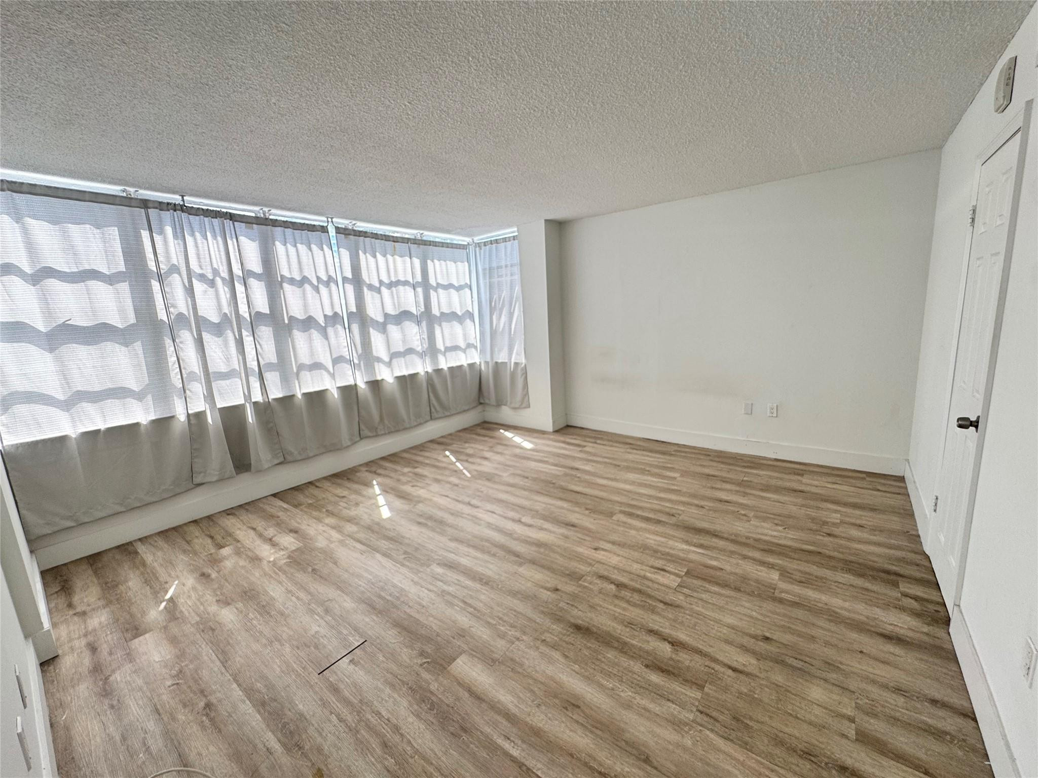 VILLA ROYAL CONDO - Residential