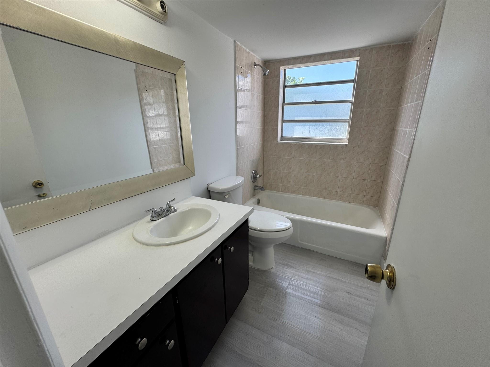 VILLA ROYAL CONDO - Residential