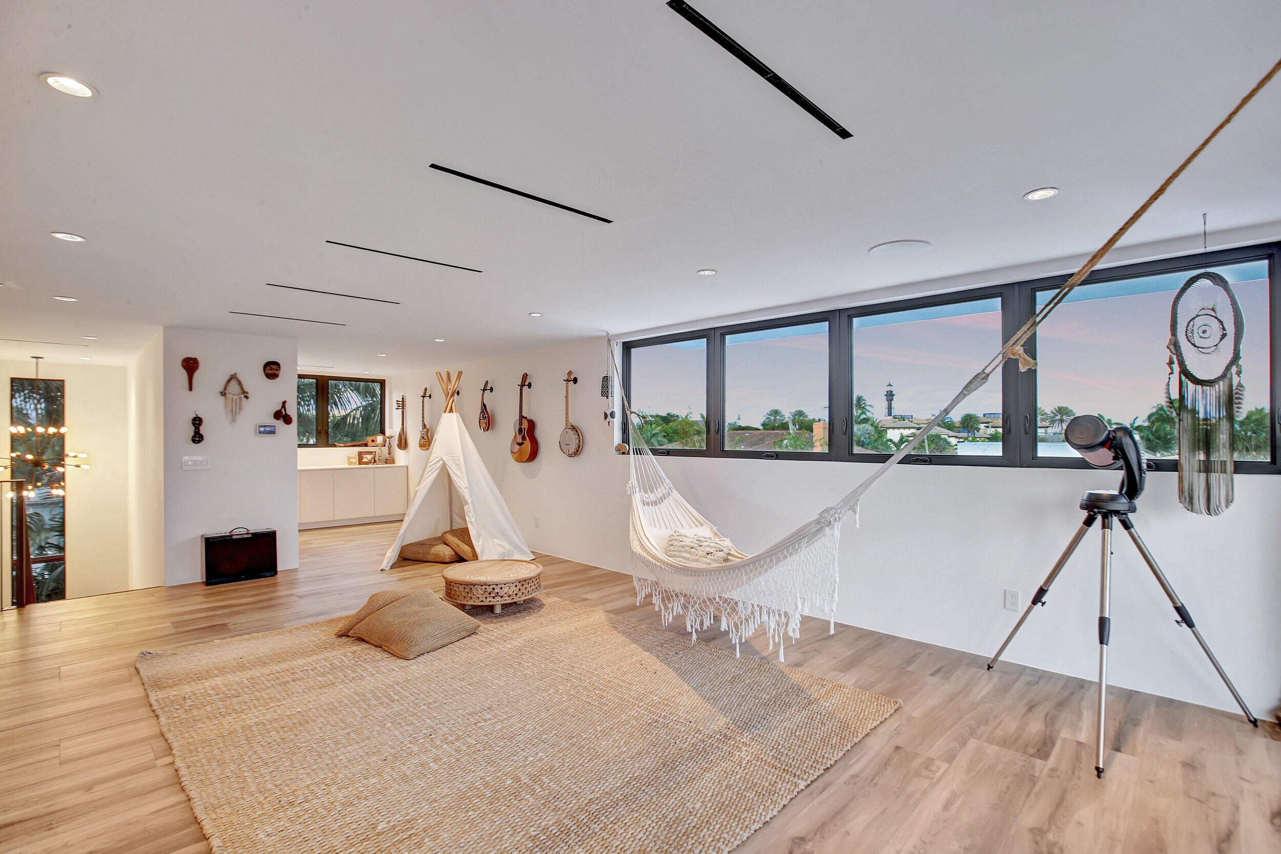 HILLSBORO SHORES SEC - Residential