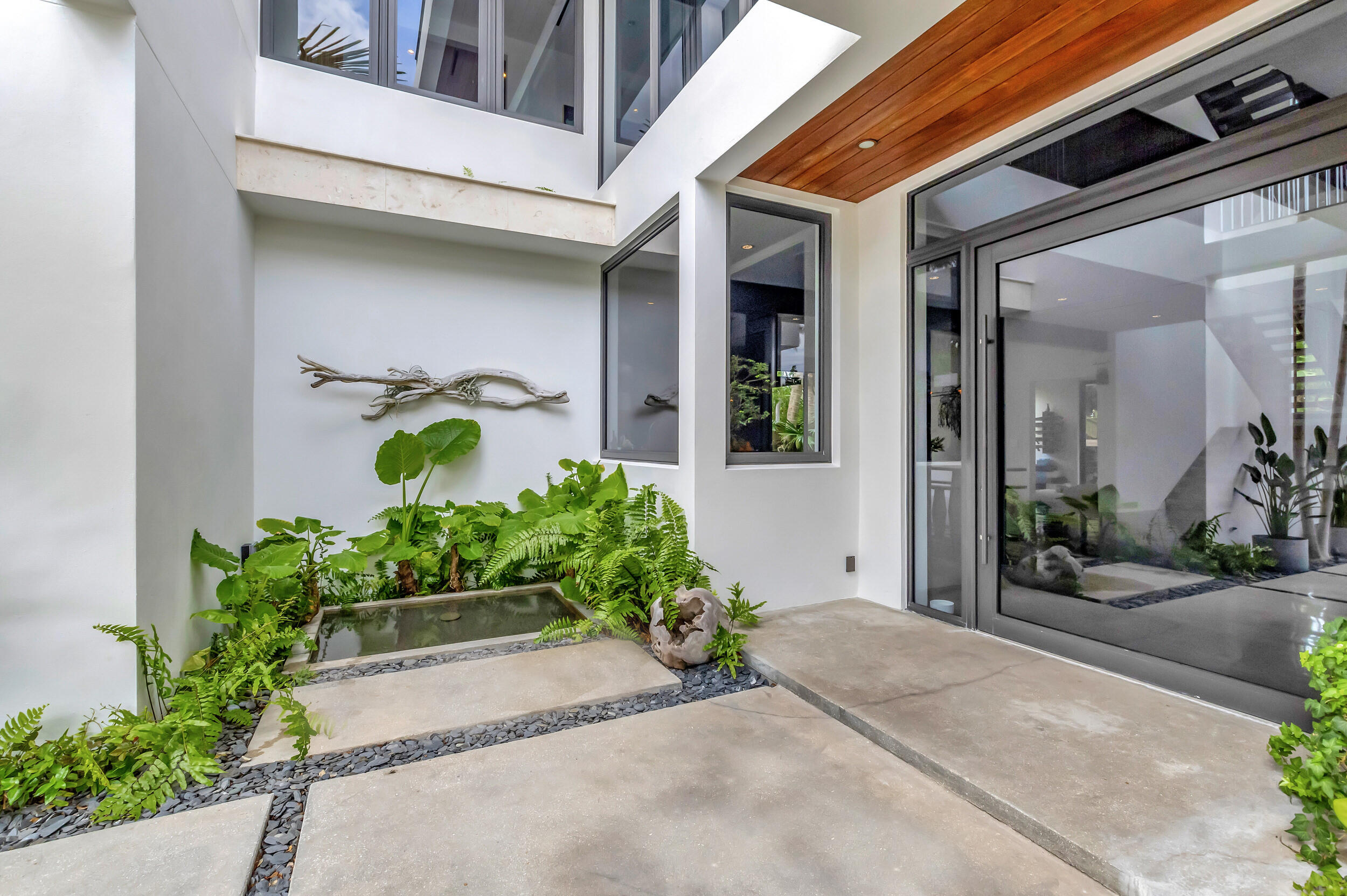 HILLSBORO SHORES SEC - Residential