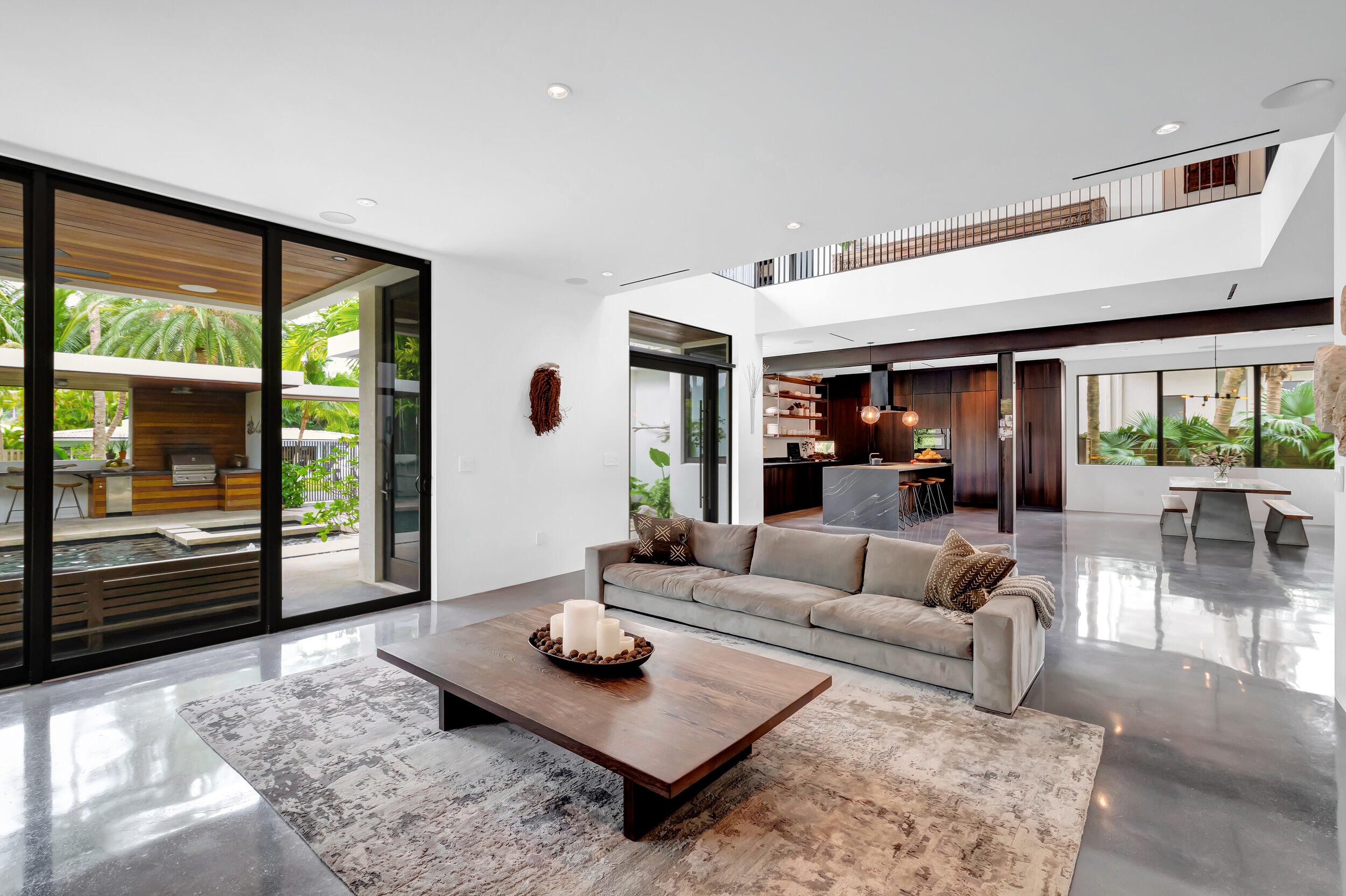 HILLSBORO SHORES SEC - Residential