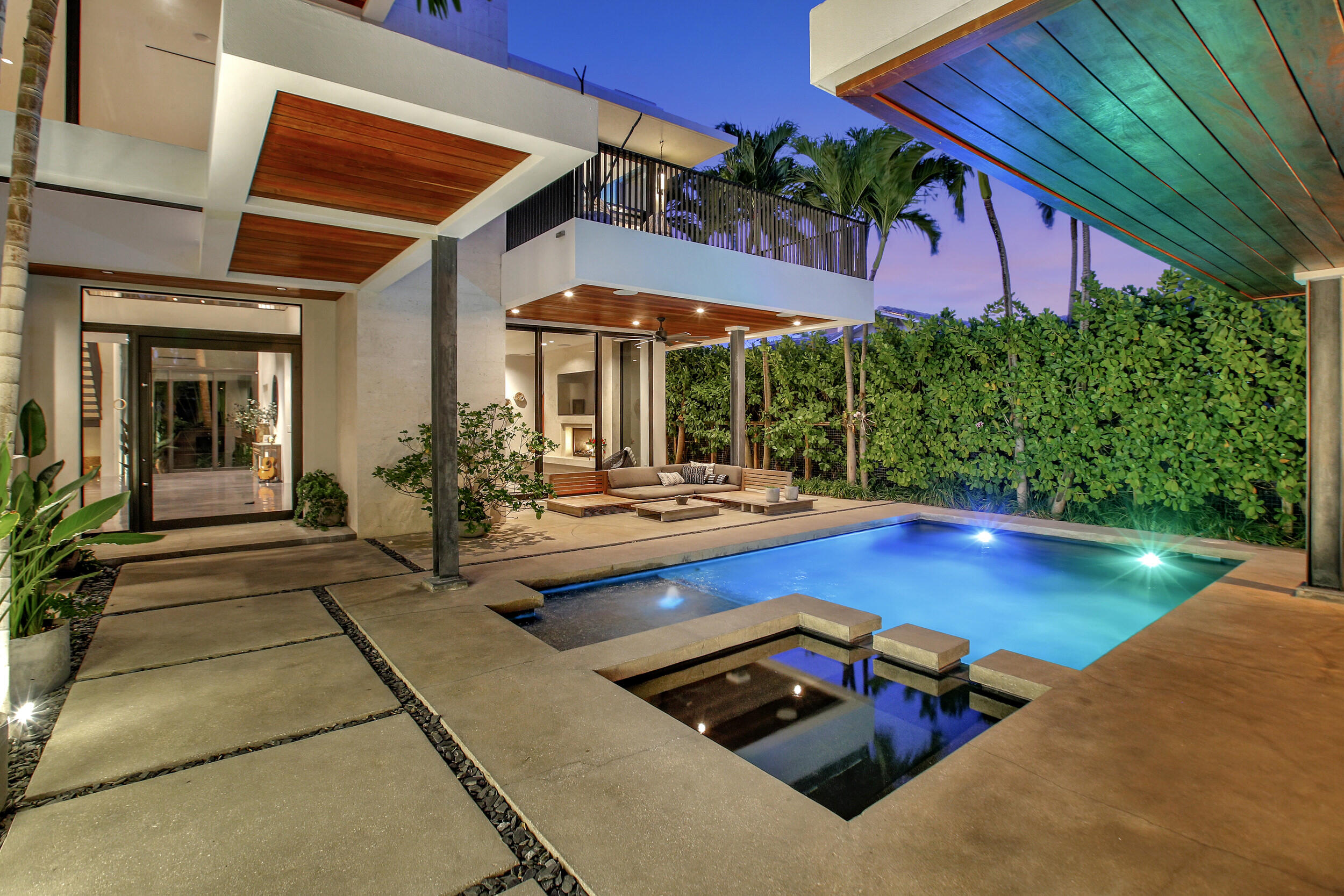 HILLSBORO SHORES SEC - Residential
