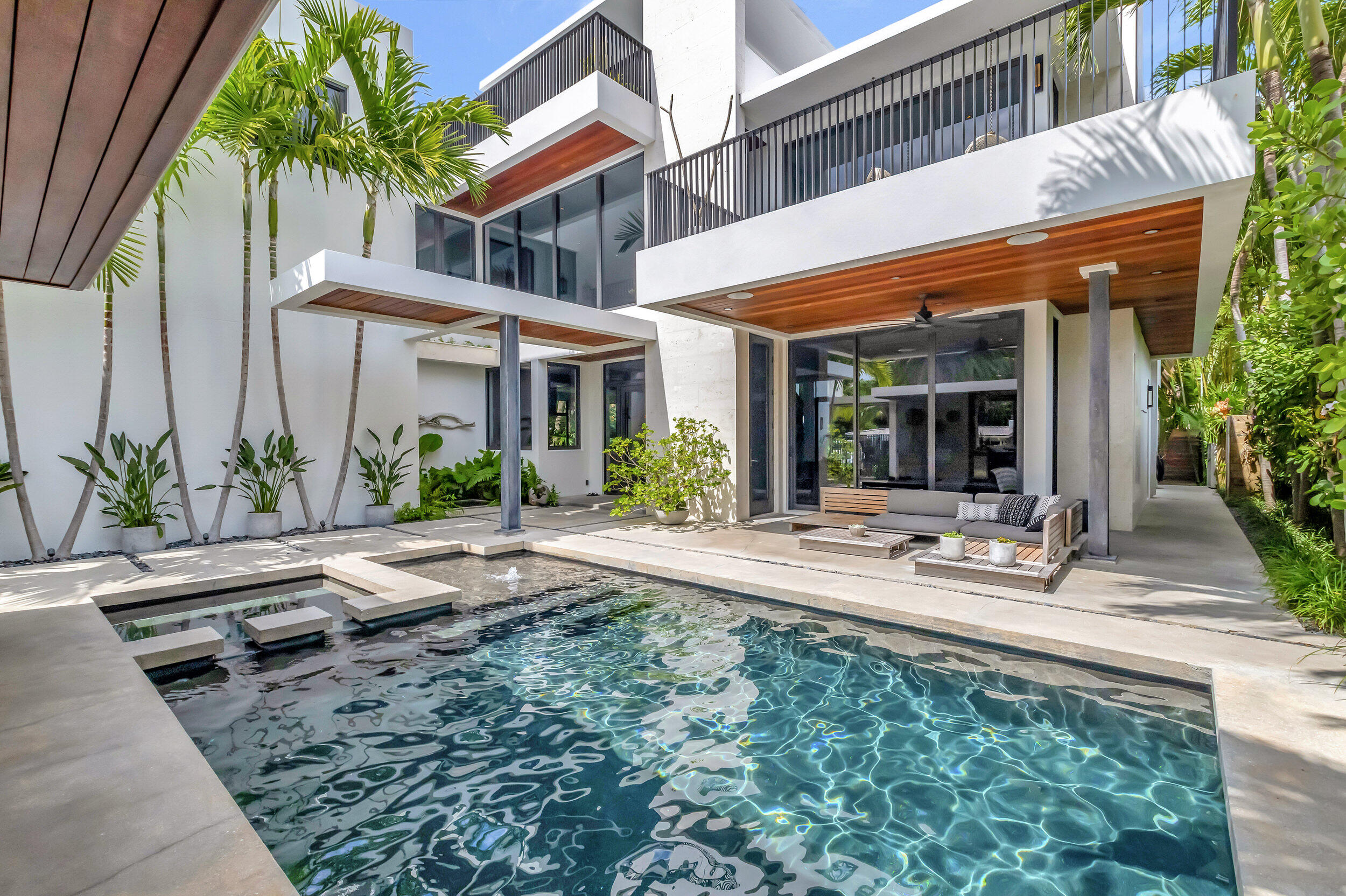 HILLSBORO SHORES SEC - Residential