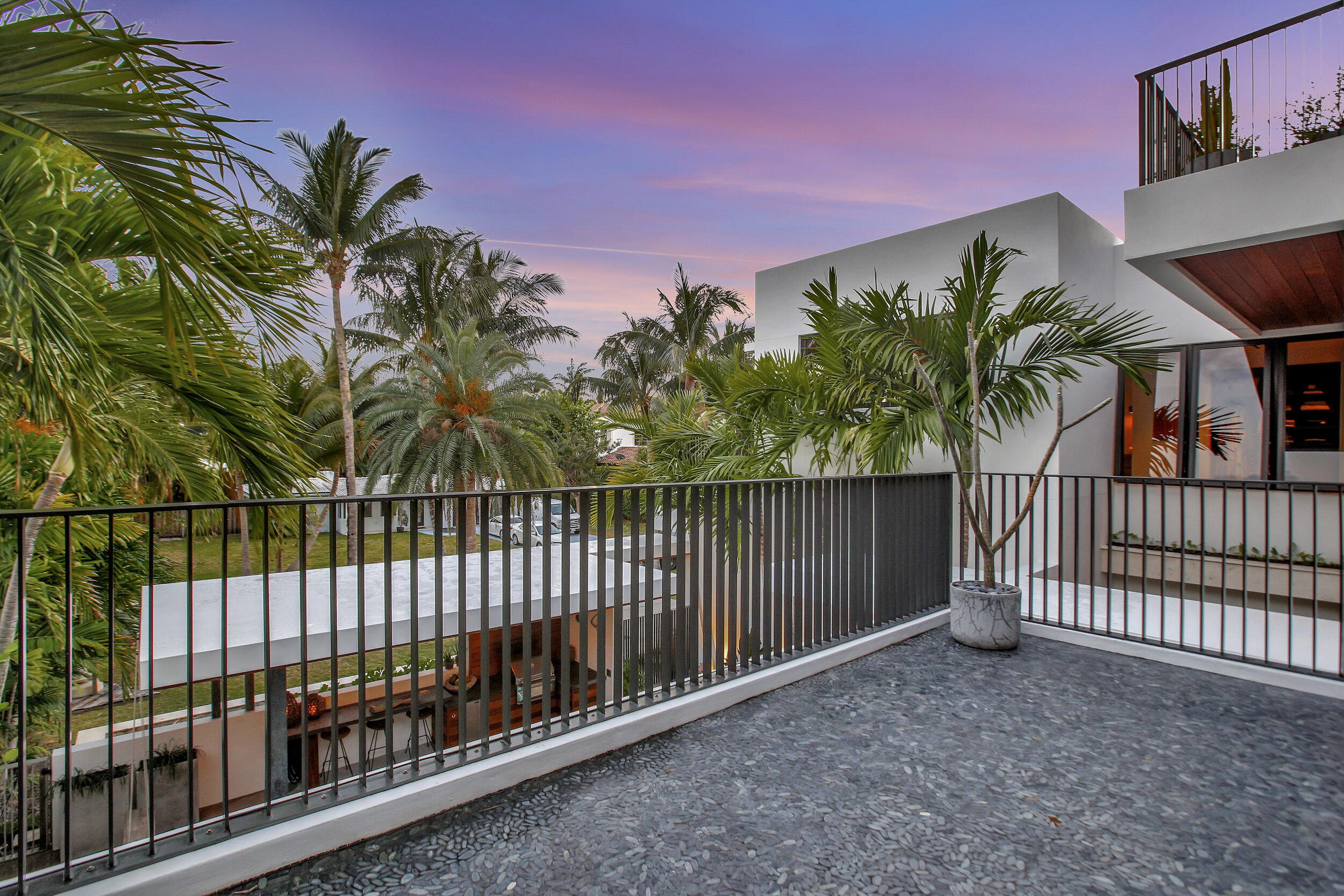 HILLSBORO SHORES SEC - Residential