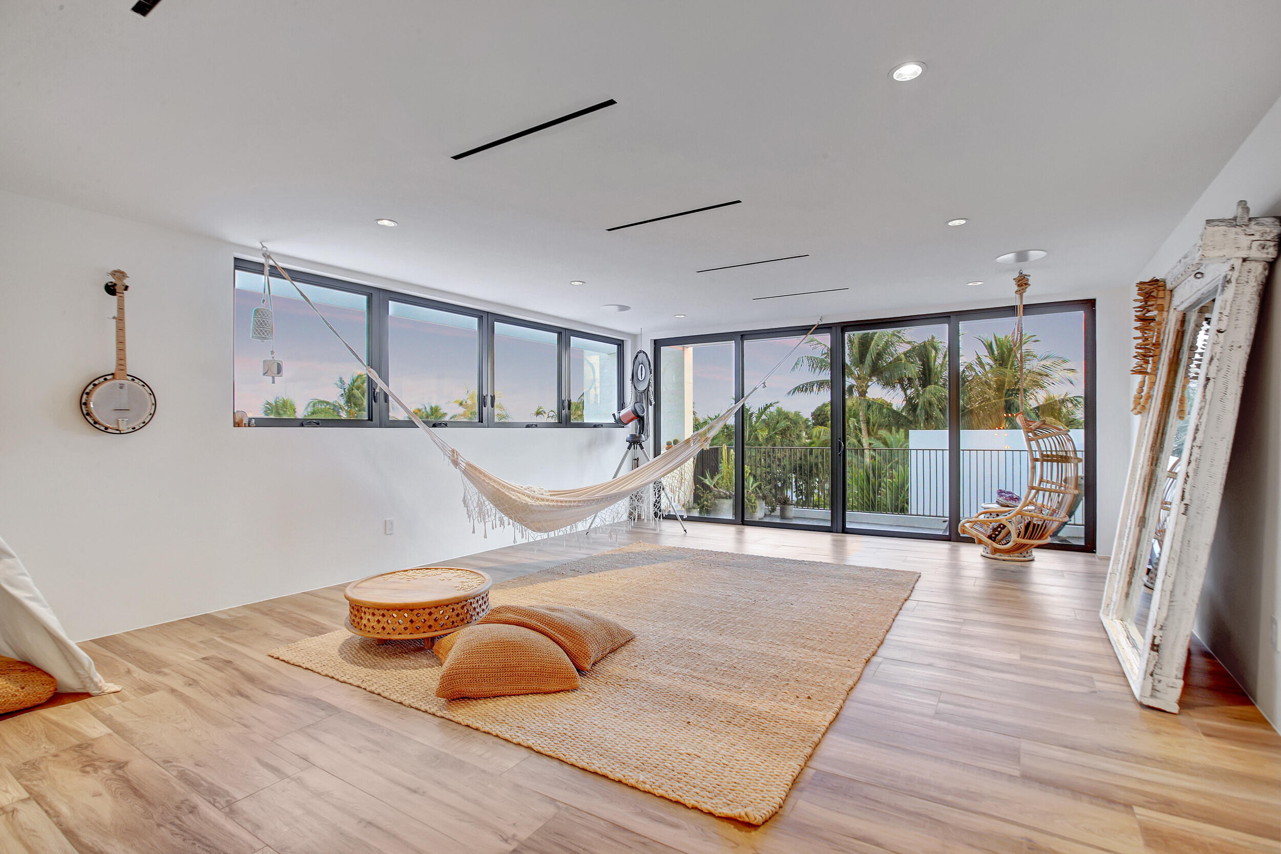 HILLSBORO SHORES SEC - Residential