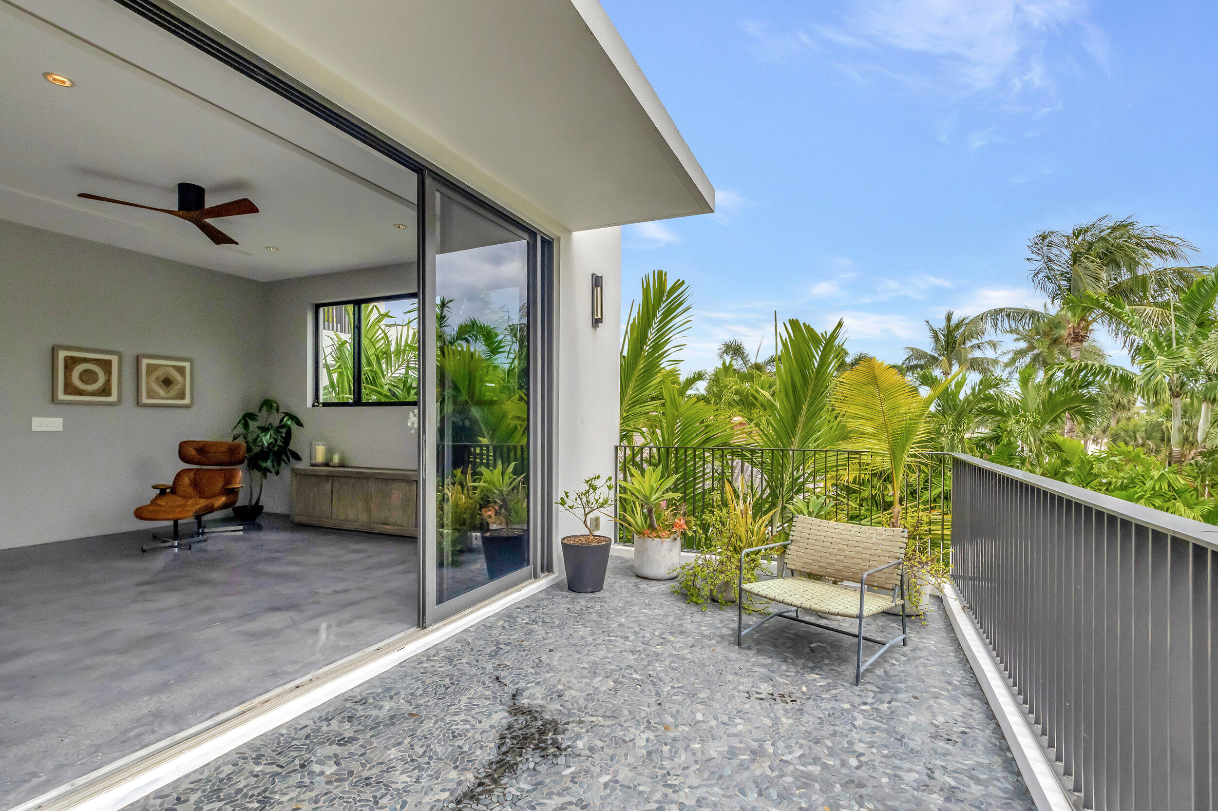 HILLSBORO SHORES SEC - Residential