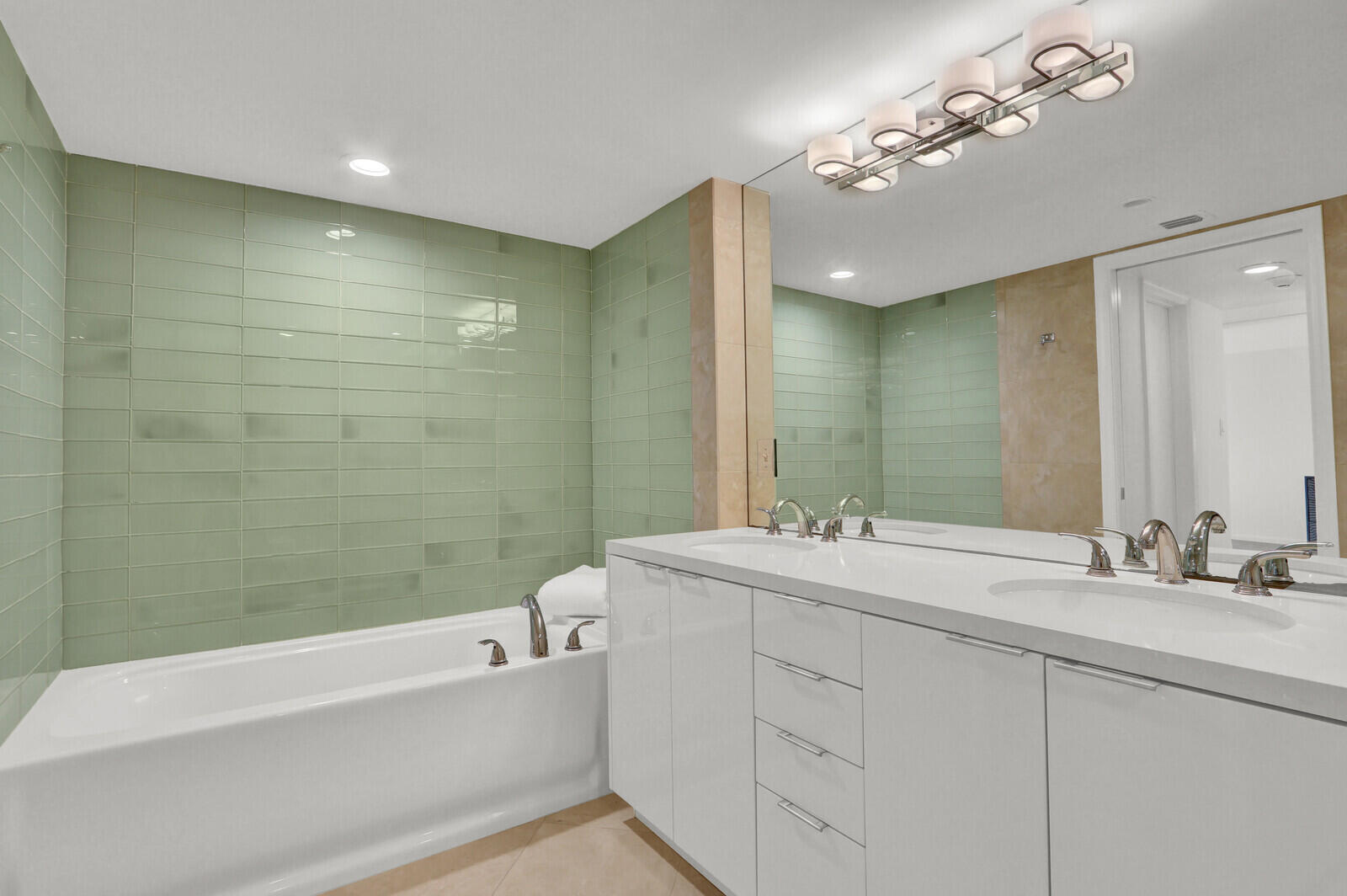 EASTPOINTE CONDO - Residential