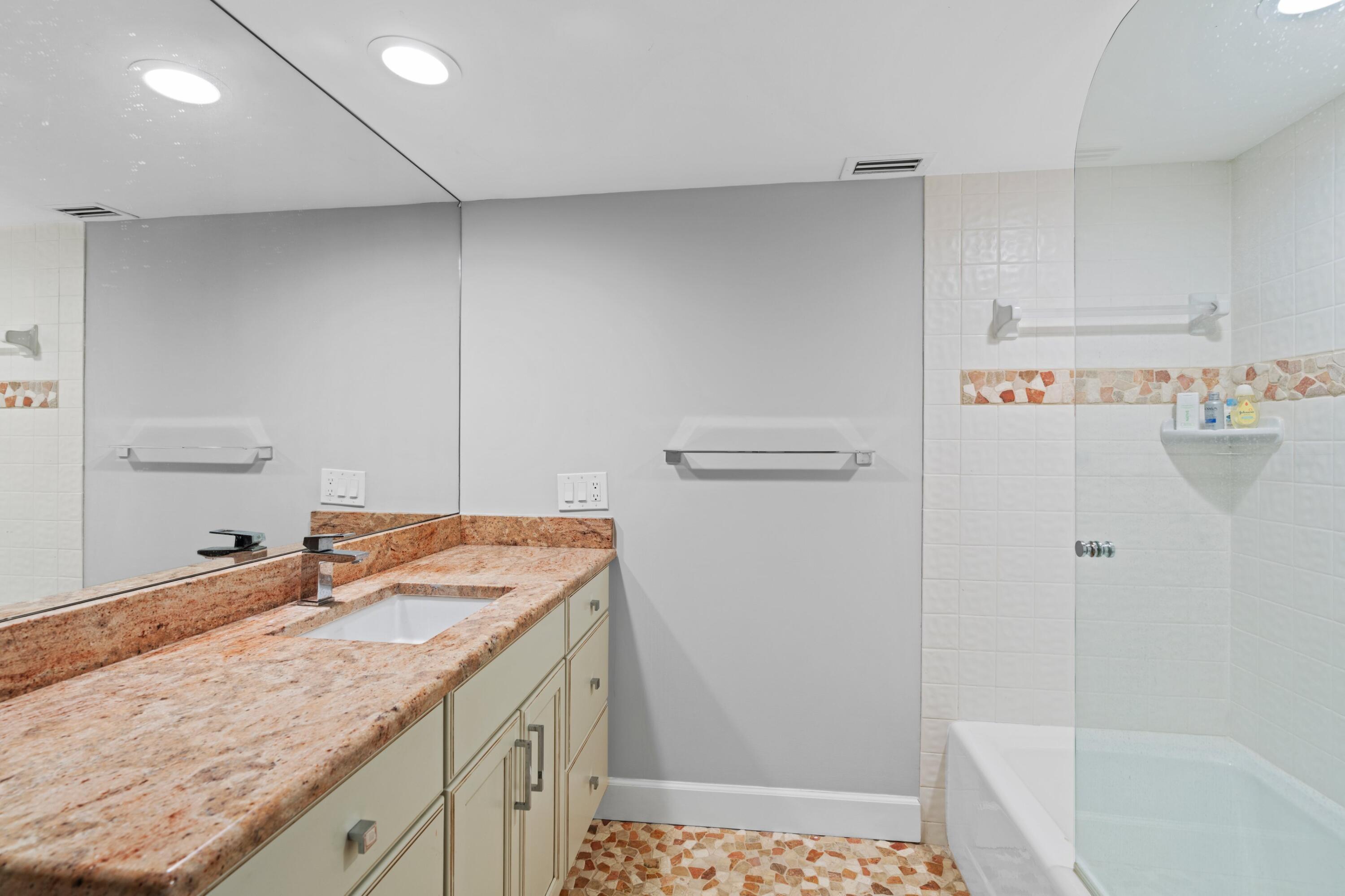 PARLIAMENT GOLF VILLAS CONDO - Residential Lease