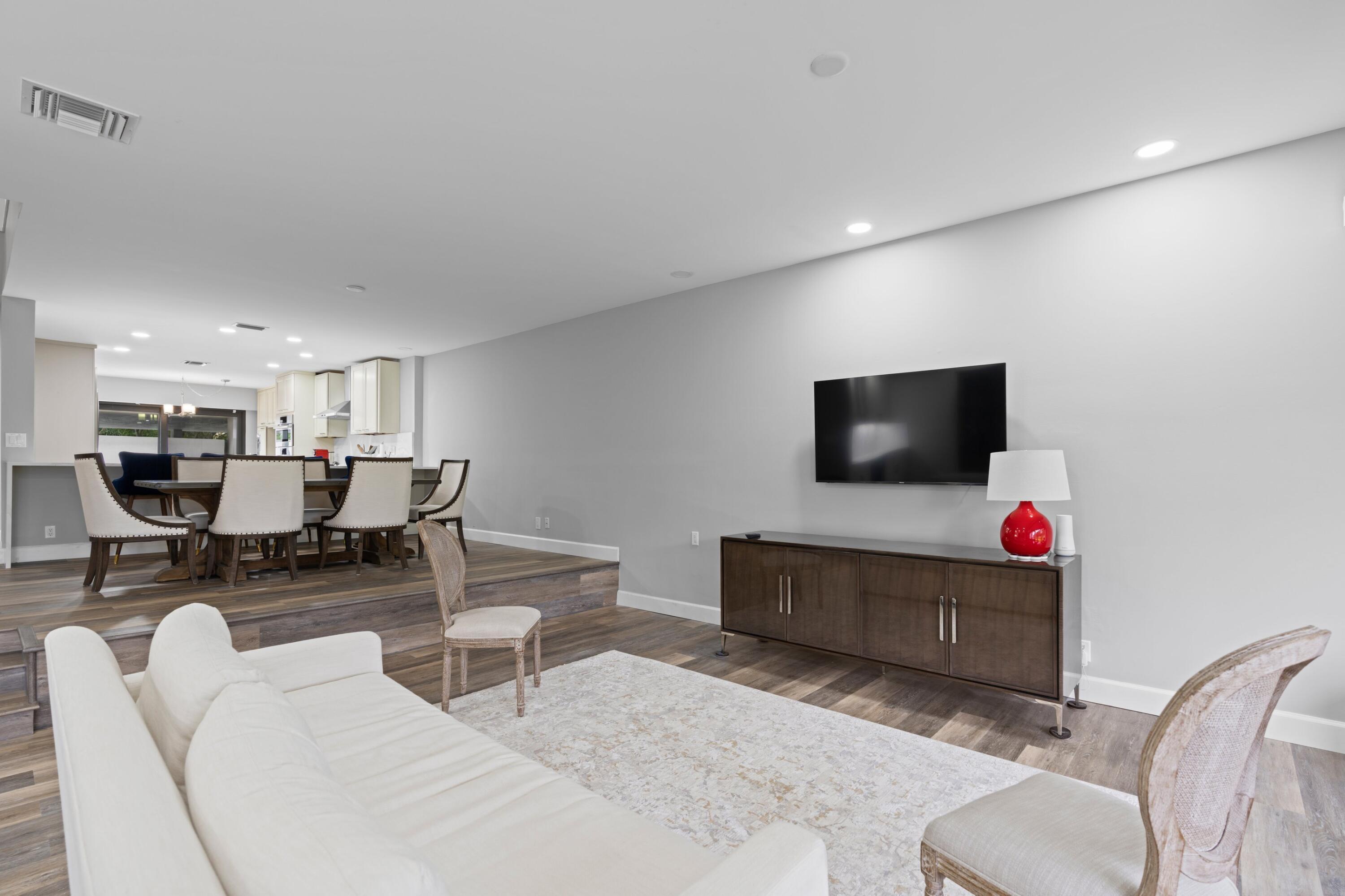 PARLIAMENT GOLF VILLAS CONDO - Residential Lease