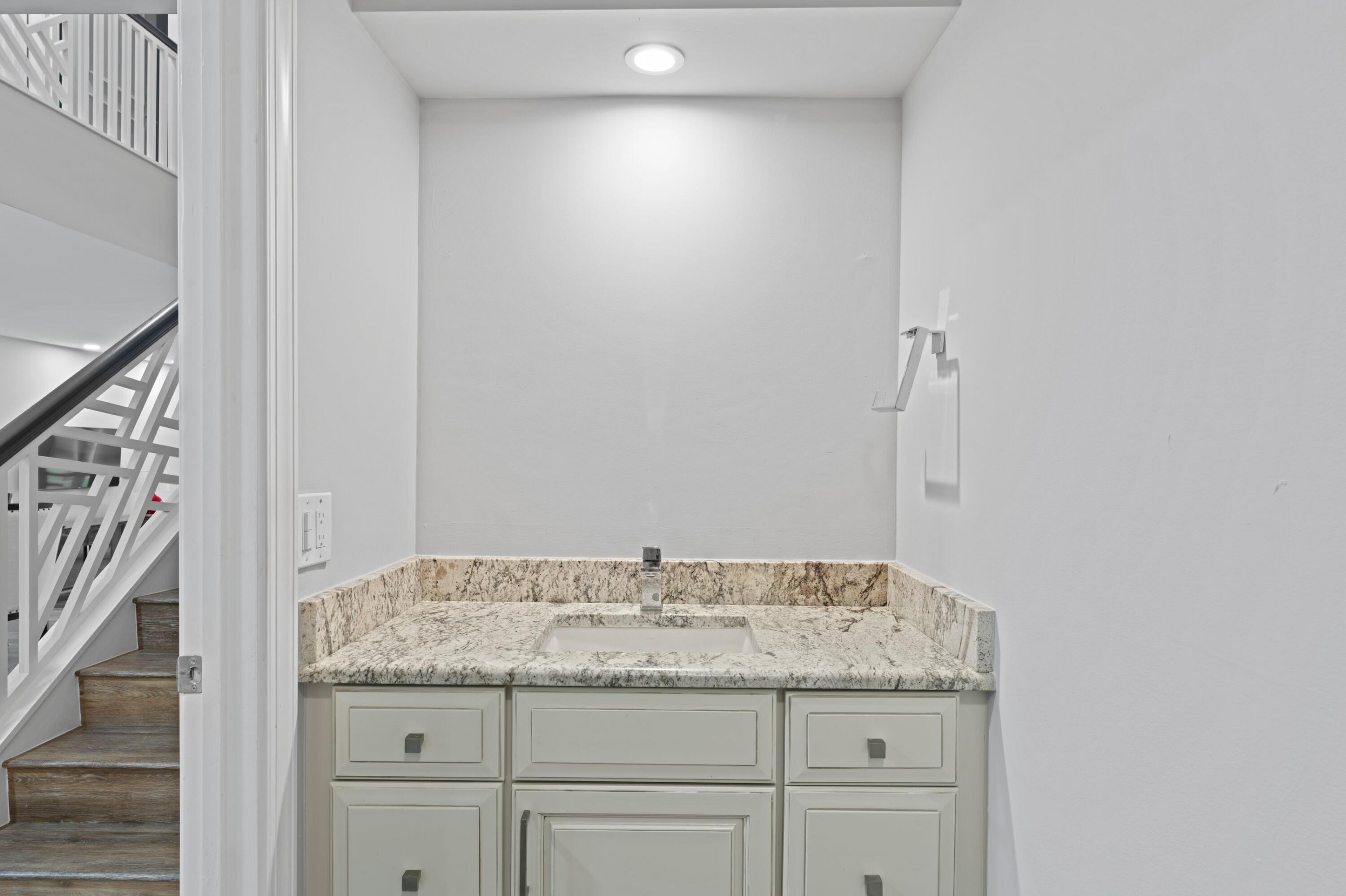 PARLIAMENT GOLF VILLAS CONDO - Residential Lease