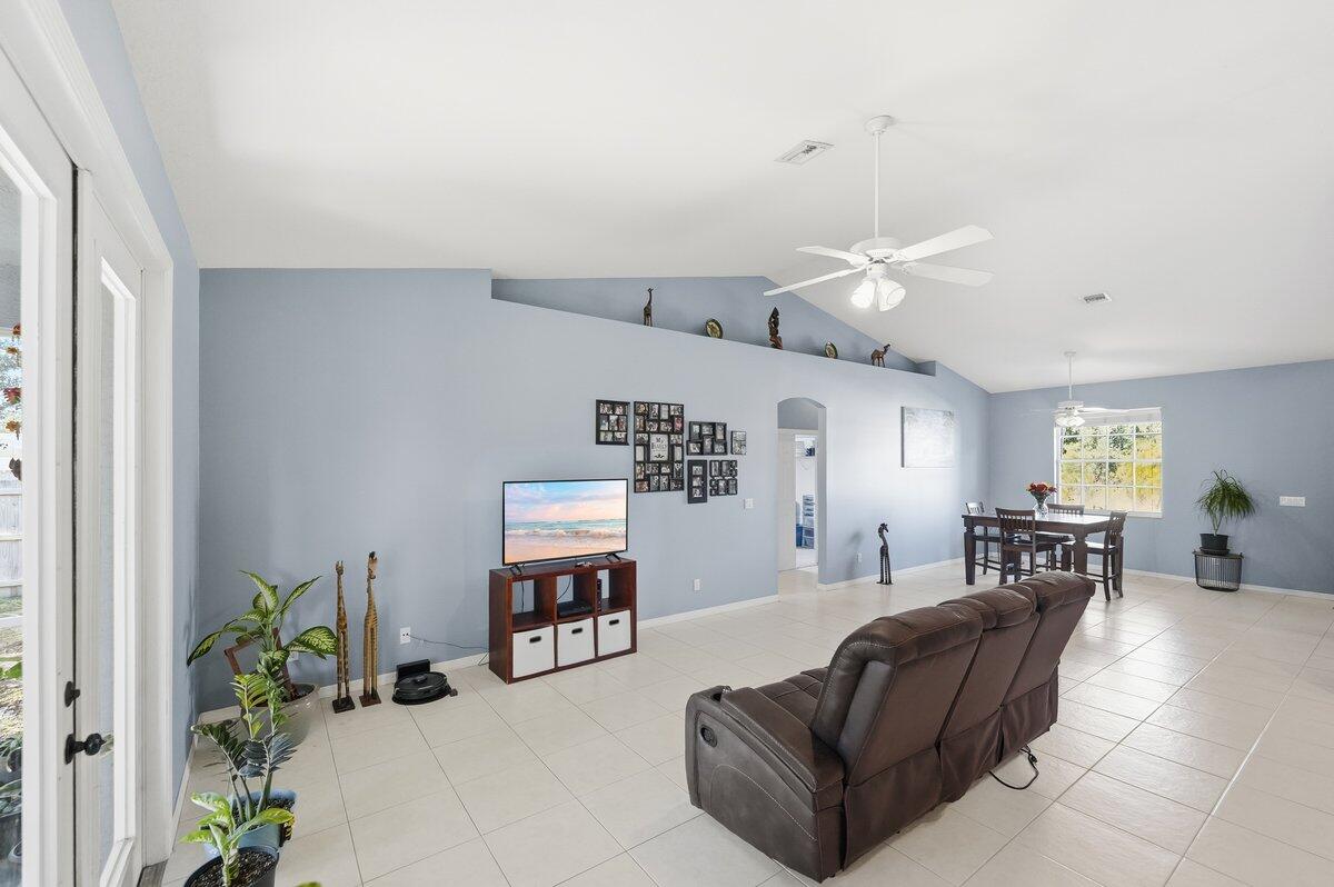 PORT ST LUCIE SECTION 46 1ST REPLAT - Residential