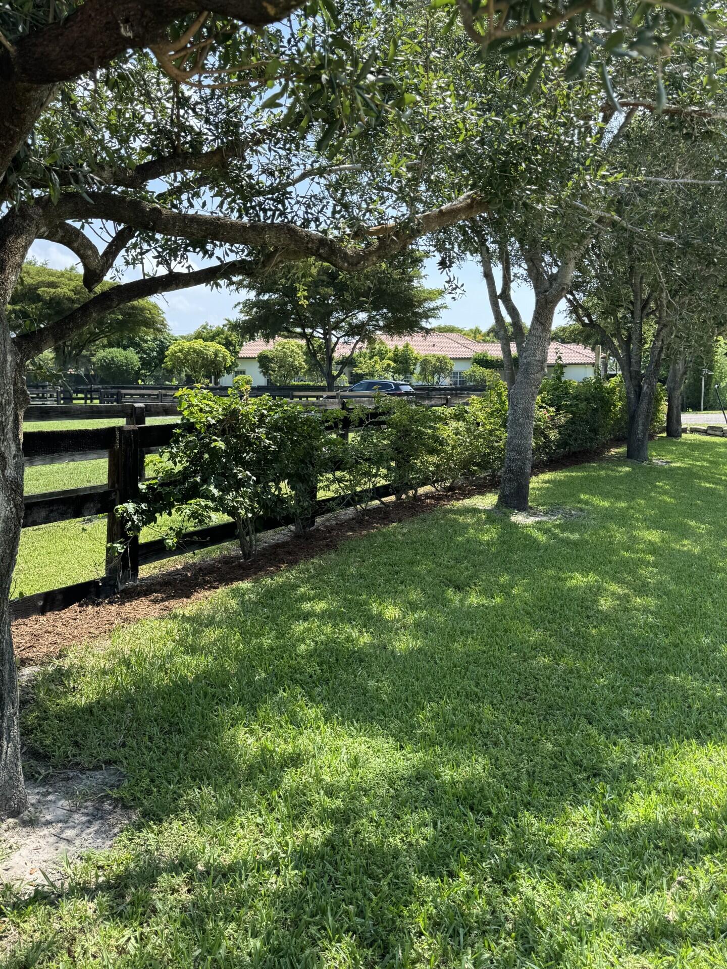SADDLE TRAIL PARK OF WELLINGTON - Residential