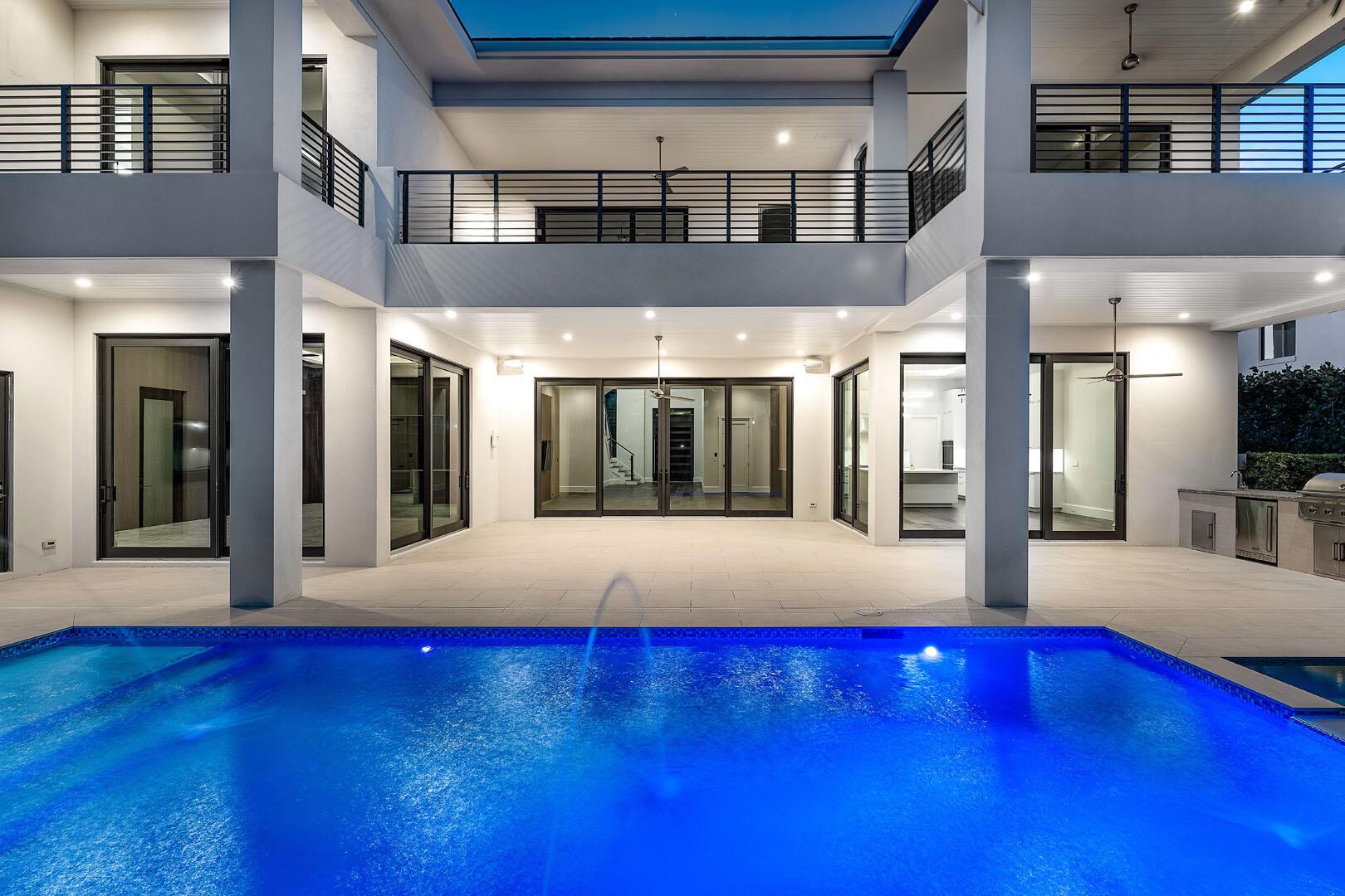 ROYAL PALM YACHT & COUNTRY CLUB - Residential