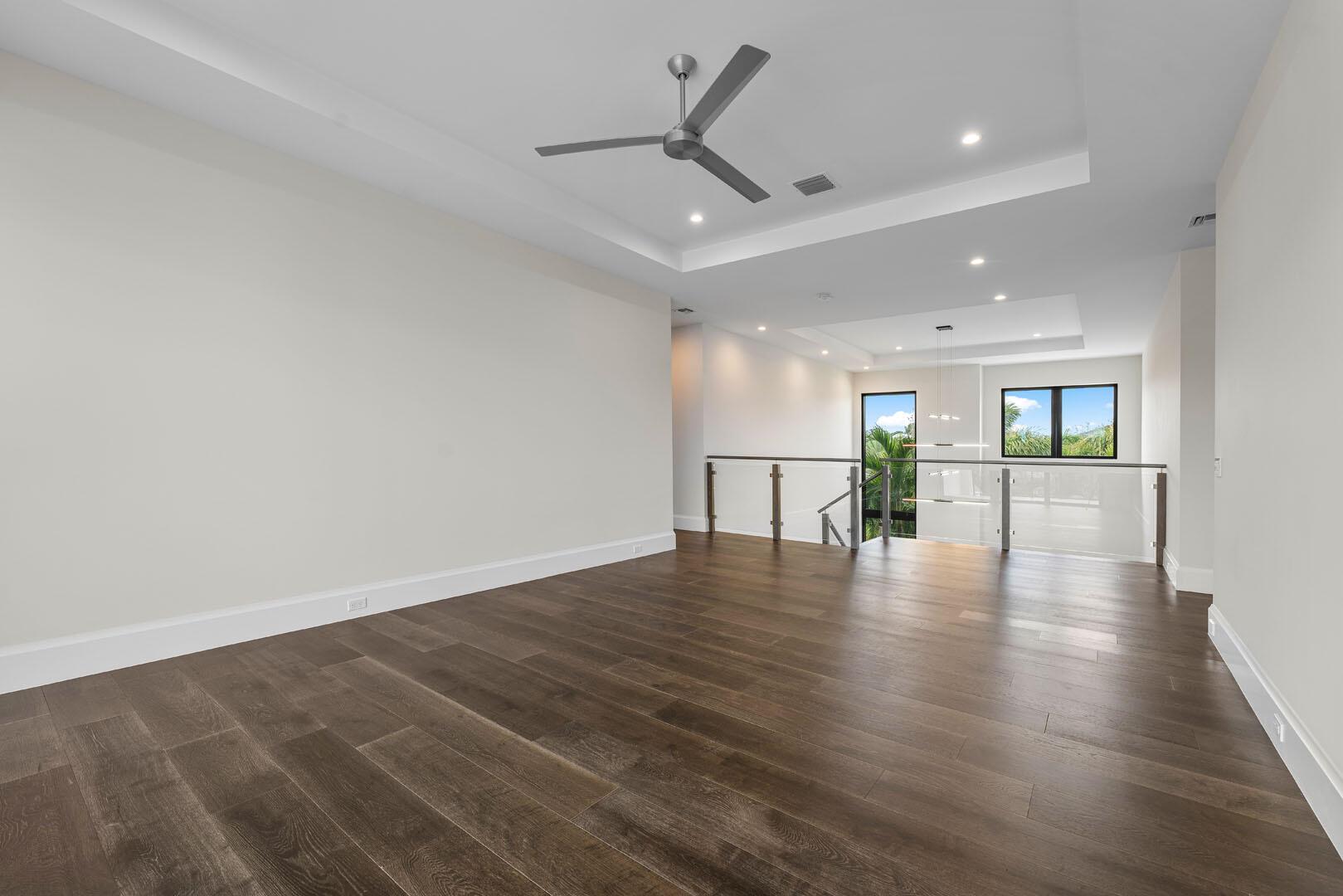 ROYAL PALM YACHT & COUNTRY CLUB - Residential