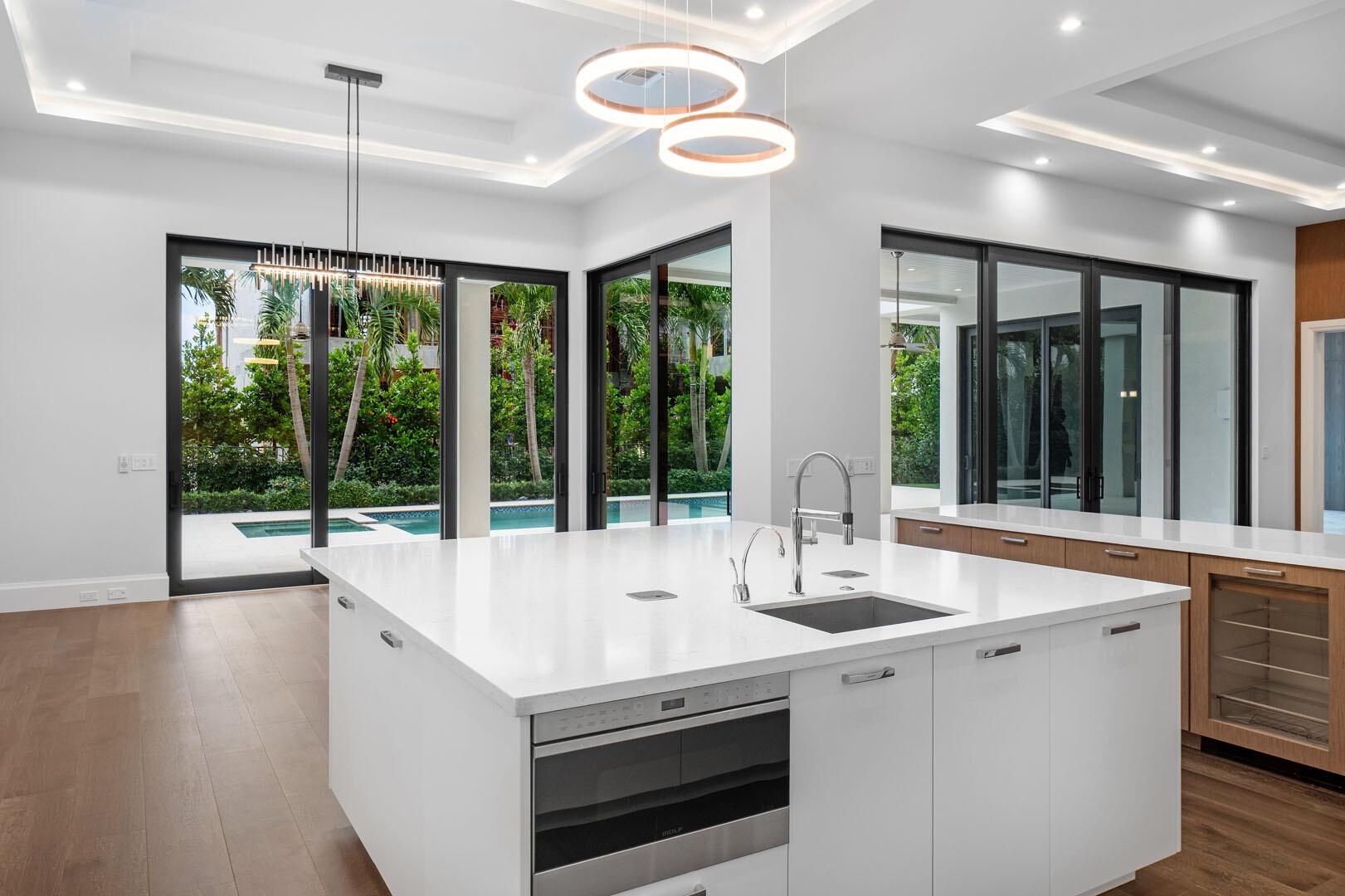 ROYAL PALM YACHT & COUNTRY CLUB - Residential