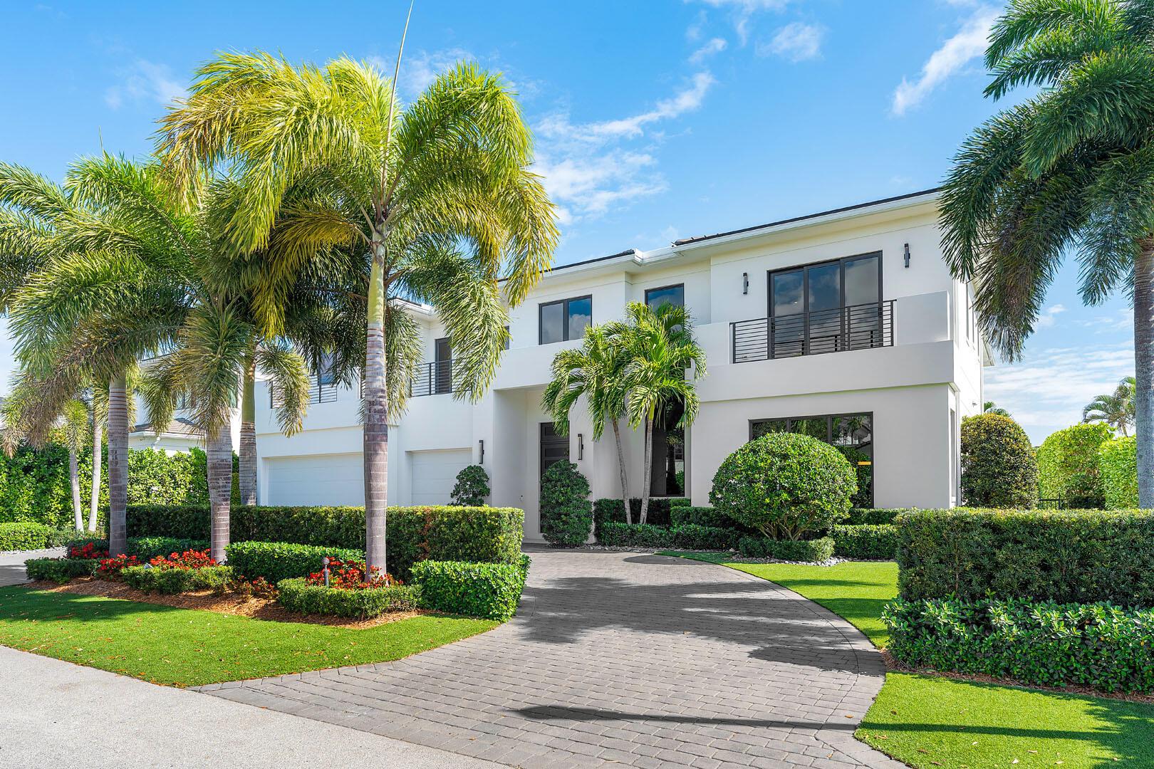 ROYAL PALM YACHT & COUNTRY CLUB - Residential