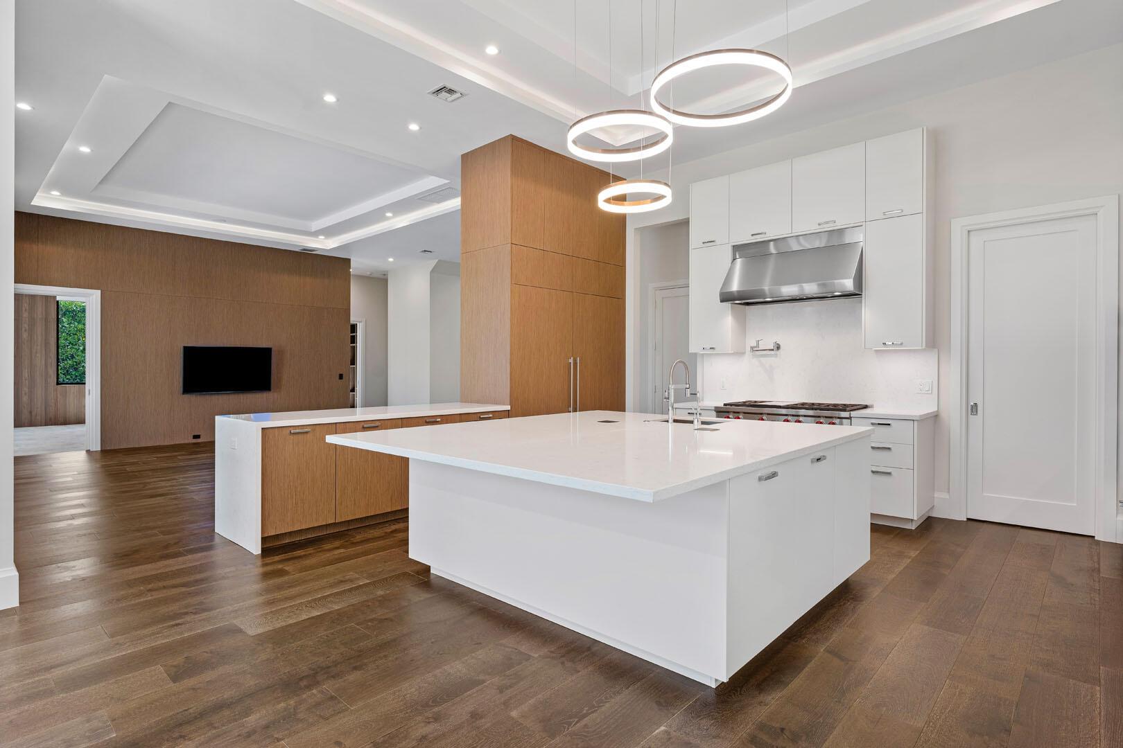 ROYAL PALM YACHT & COUNTRY CLUB - Residential