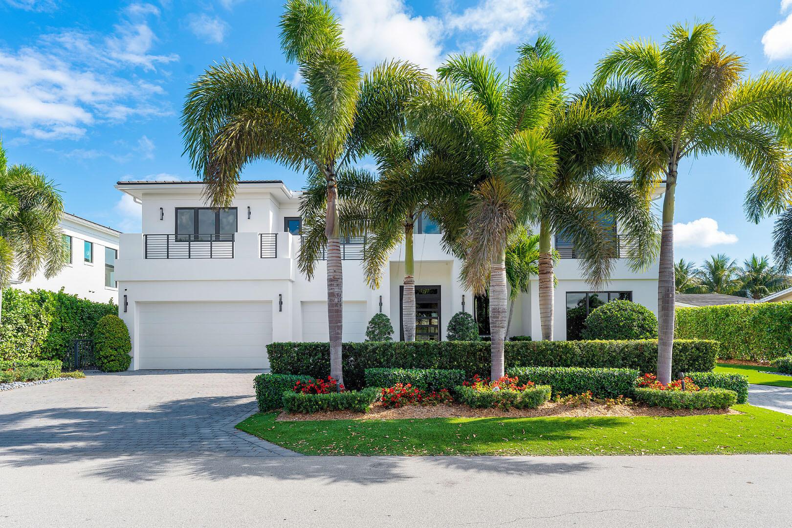 ROYAL PALM YACHT & COUNTRY CLUB - Residential
