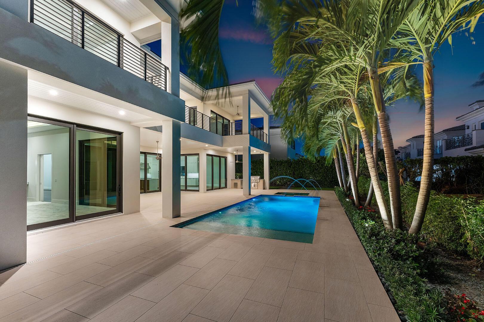 ROYAL PALM YACHT & COUNTRY CLUB - Residential