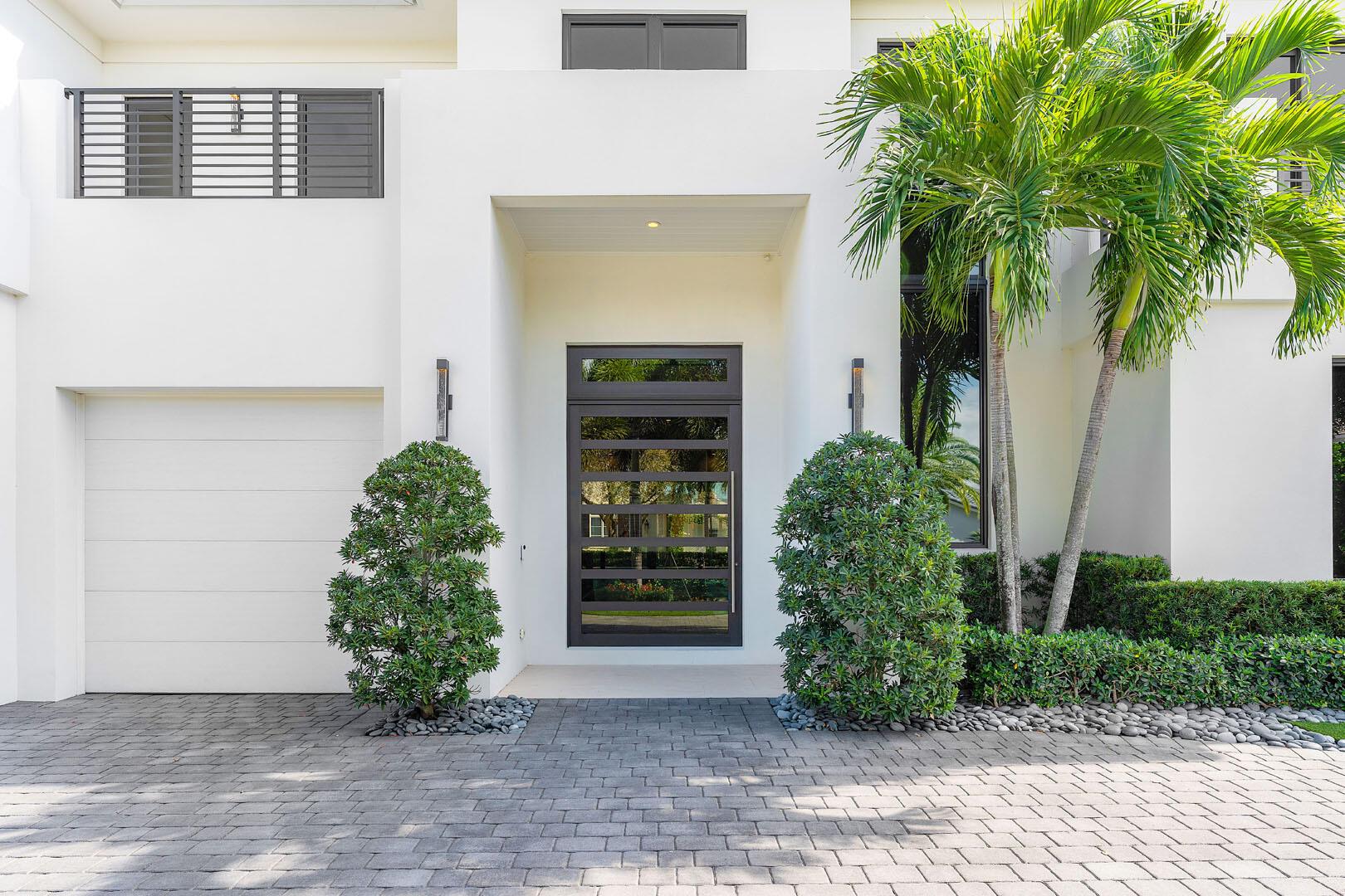 ROYAL PALM YACHT & COUNTRY CLUB - Residential