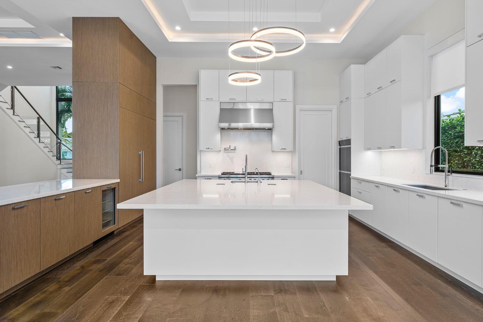 ROYAL PALM YACHT & COUNTRY CLUB - Residential