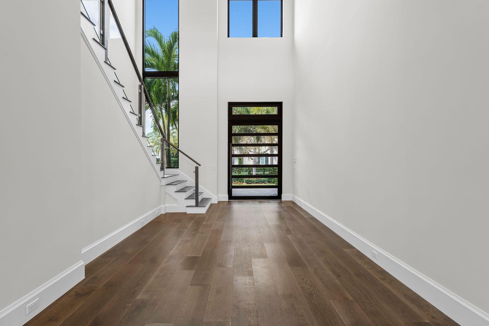 ROYAL PALM YACHT & COUNTRY CLUB - Residential