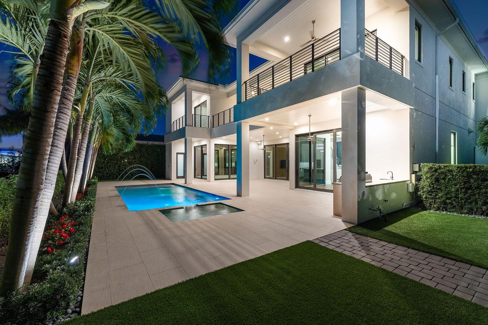 ROYAL PALM YACHT & COUNTRY CLUB - Residential