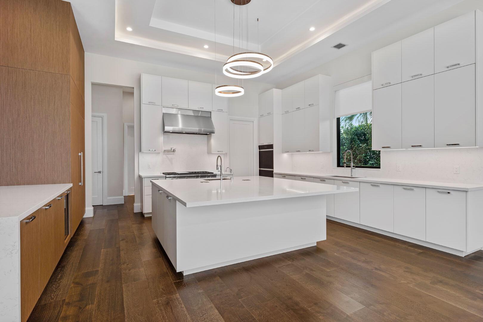 ROYAL PALM YACHT & COUNTRY CLUB - Residential