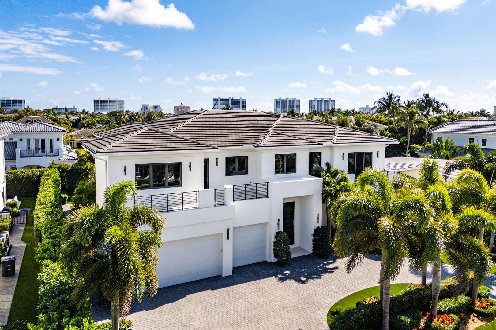 ROYAL PALM YACHT & COUNTRY CLUB - Residential