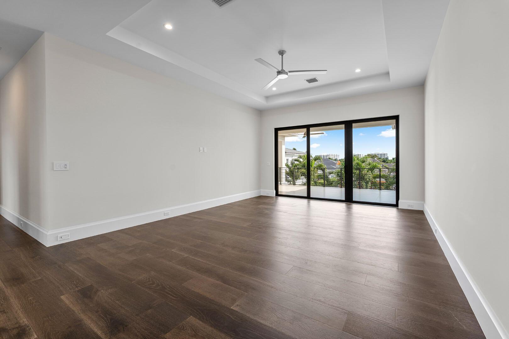 ROYAL PALM YACHT & COUNTRY CLUB - Residential